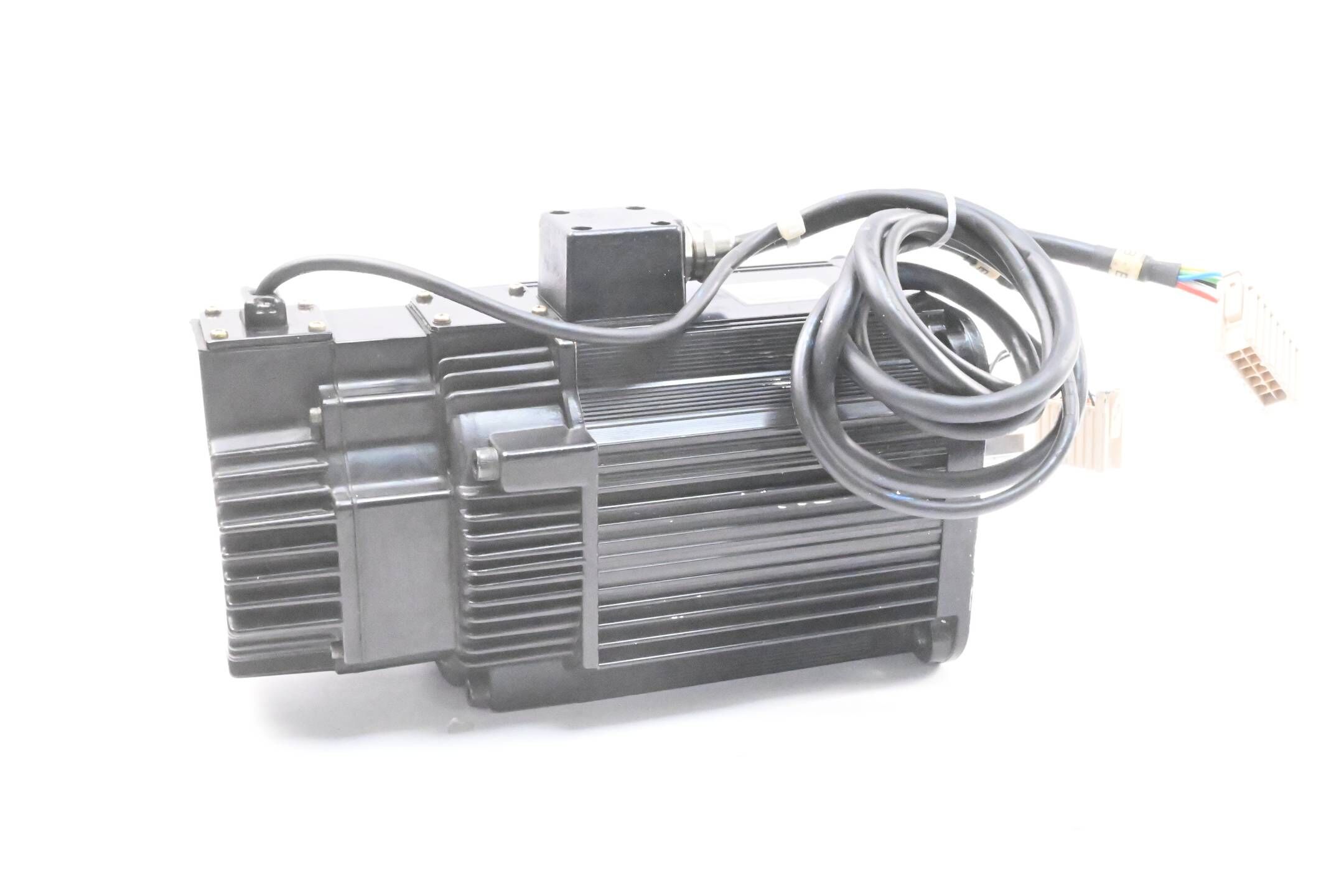 Yaskawa AC Servo Motor SGMGH-13A2A-YR13 ( 1300W 10.7A 1500/min )