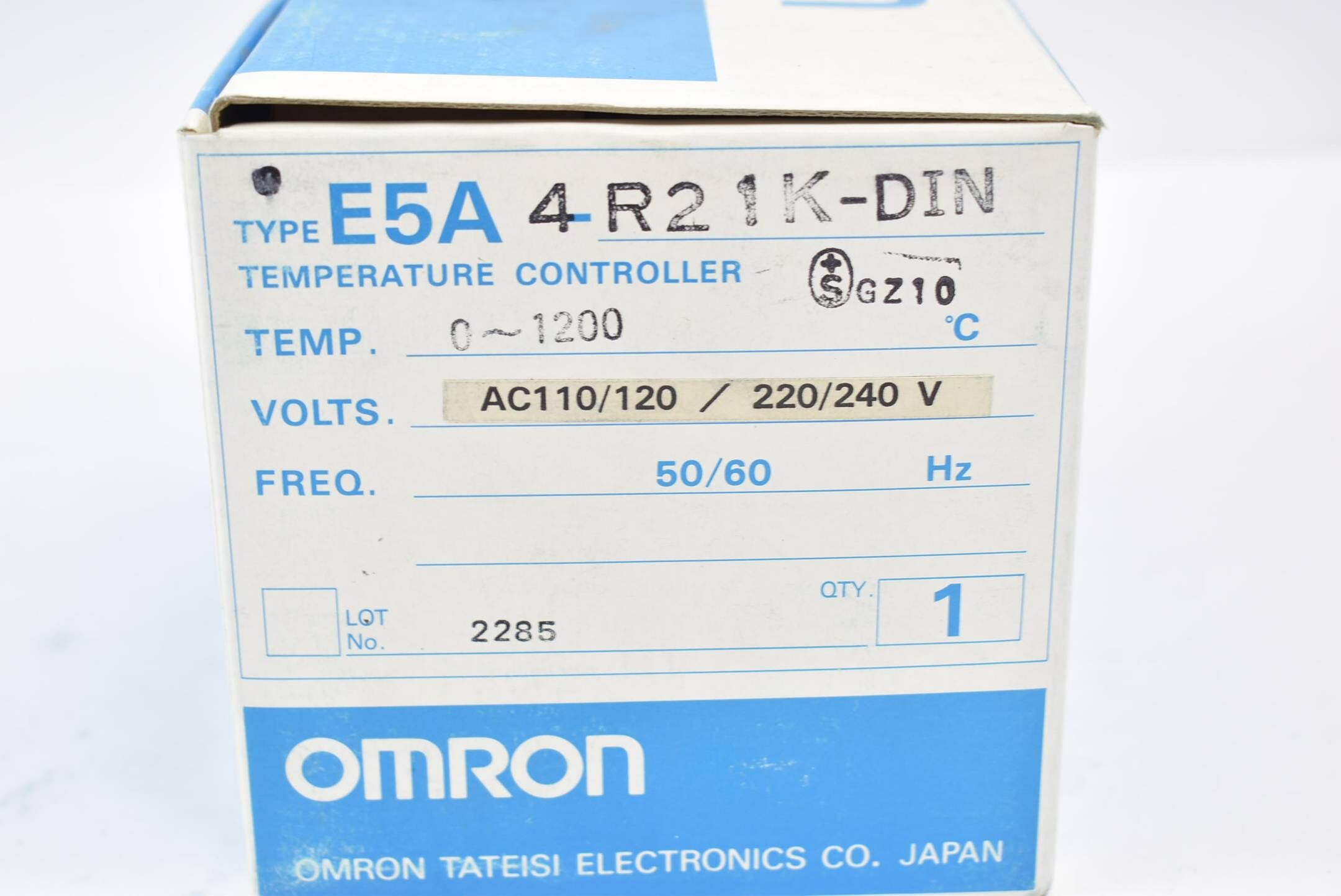 Omron Temperature Controller E5A4-R21K-DIN 0-1200°C AC110/120 / 220/240V