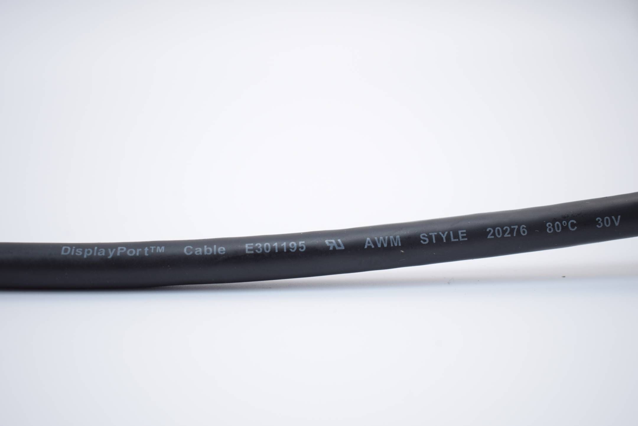 DisplayPort Kabel E301195 AWM STYLE 20276 80°C 30V VW1