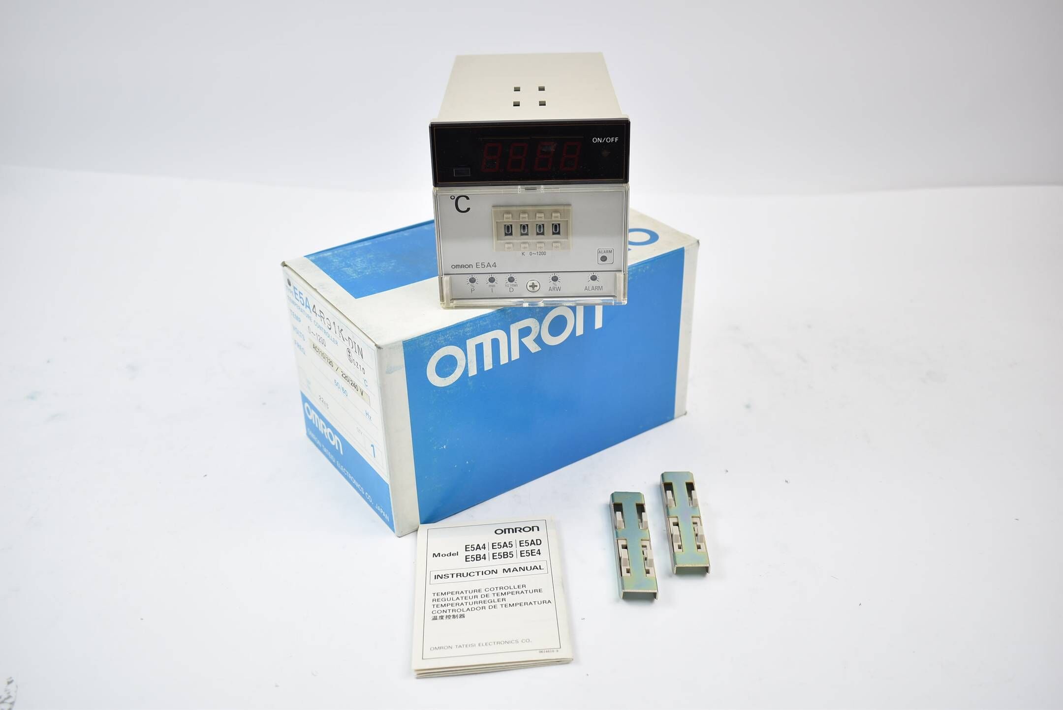 Omron Temperature Controller E5A4-R91K-DIN 0-1200°C AC110/120 / 220/240V