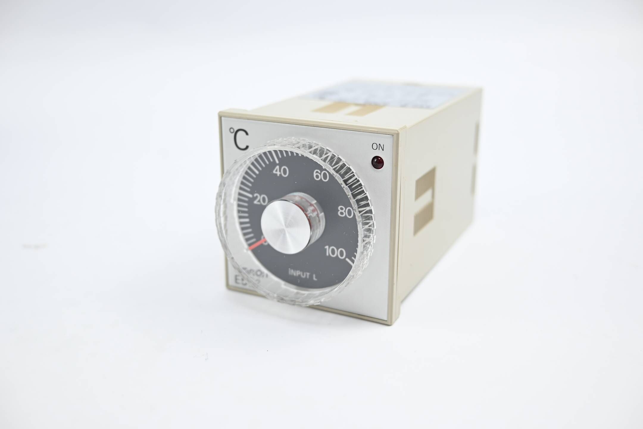Omron Temperatur Controller 0-100°C 220/240 VAC ( E5C2-R20L-D-5 )