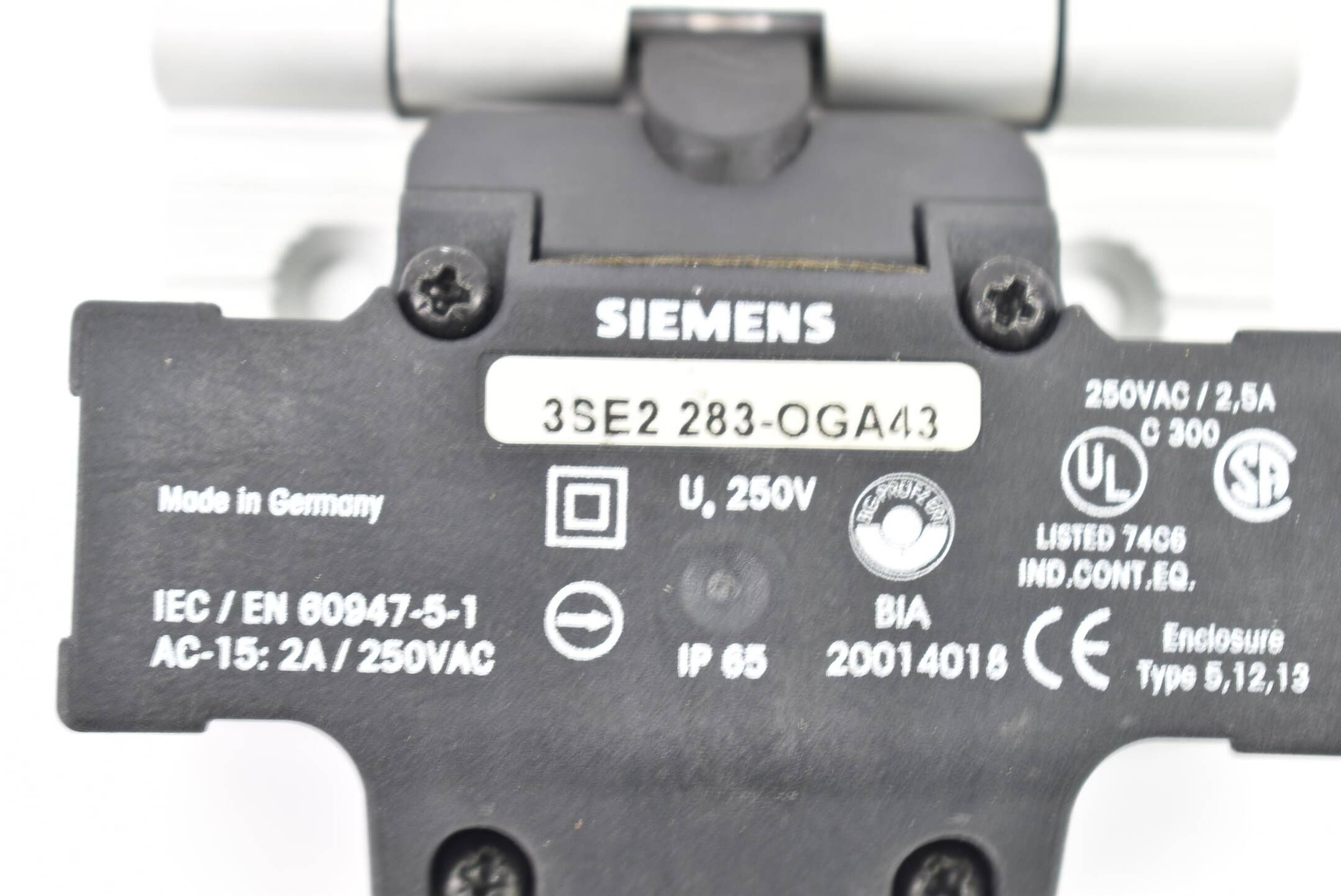 Siemens Scharnierschalter 3SE2283-0GA43 ( 3SE2 283-0GA43 )
