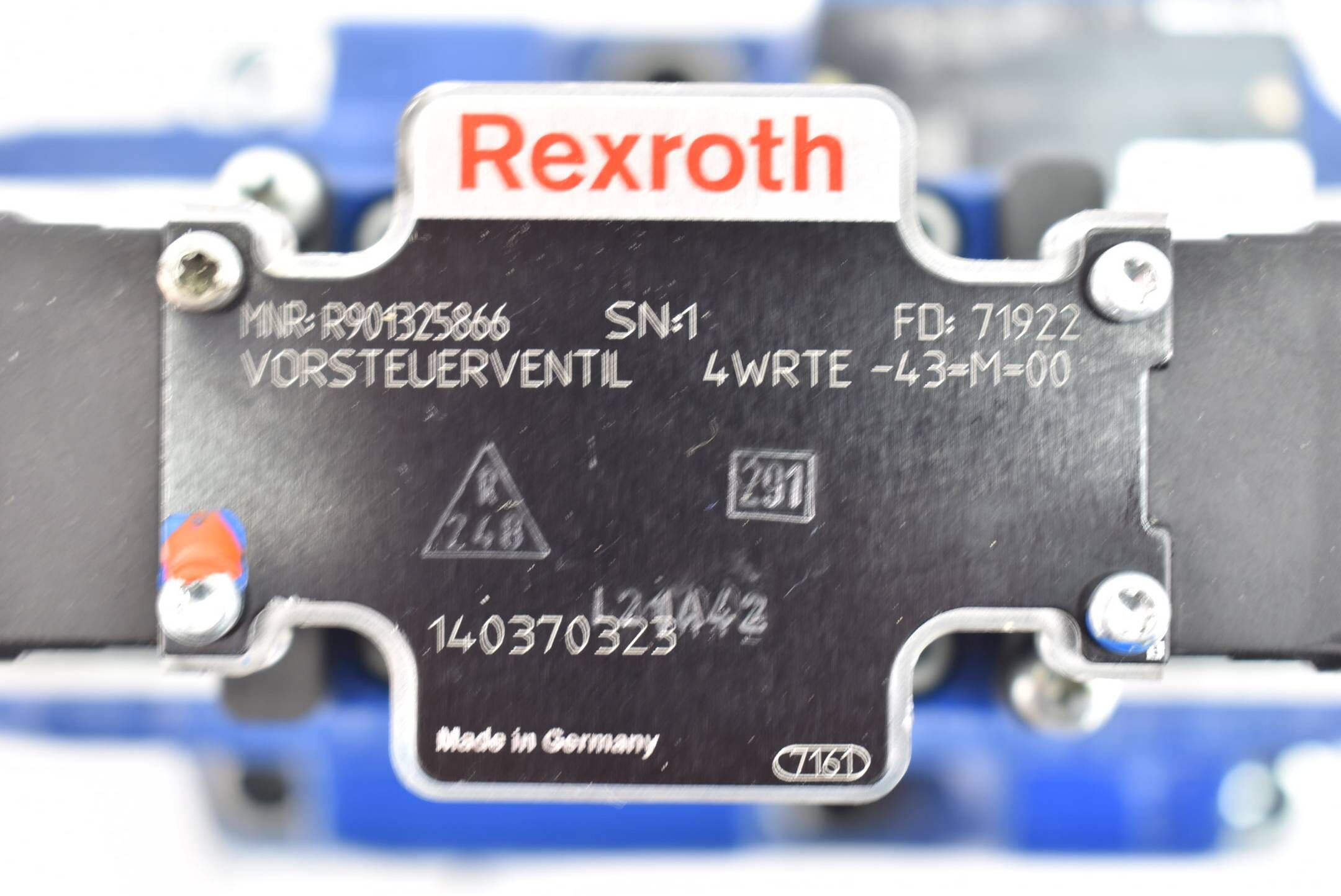 Rexroth 4WRTE 25 V350L-46/6EG24K31/A5M ( R900975549 )+Vorsteuerventil R901325866