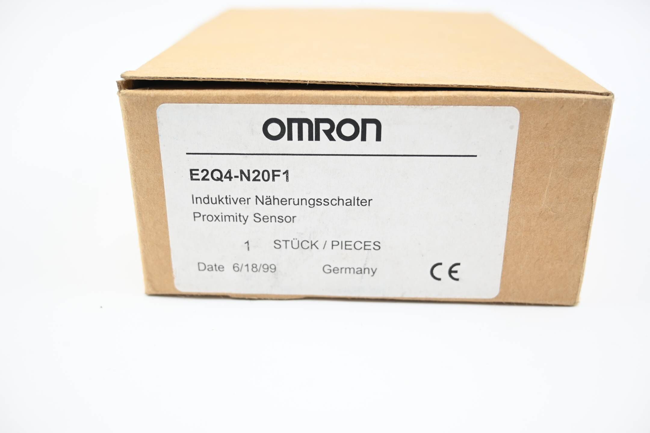 Omron Induktiver Näherungsschalter E2Q4-N20F1