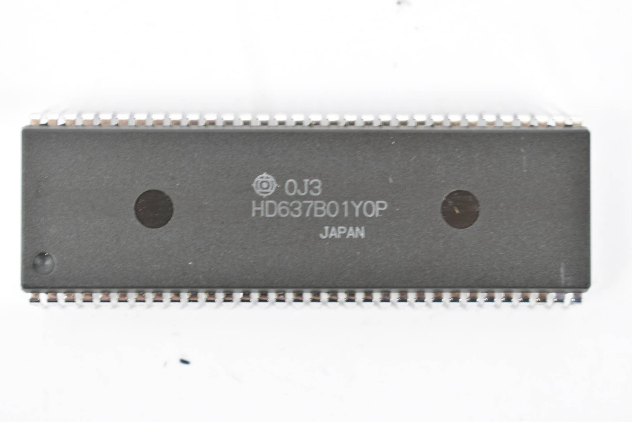 Hitachi Microcontroller 7 Stück HD637B01Y0P