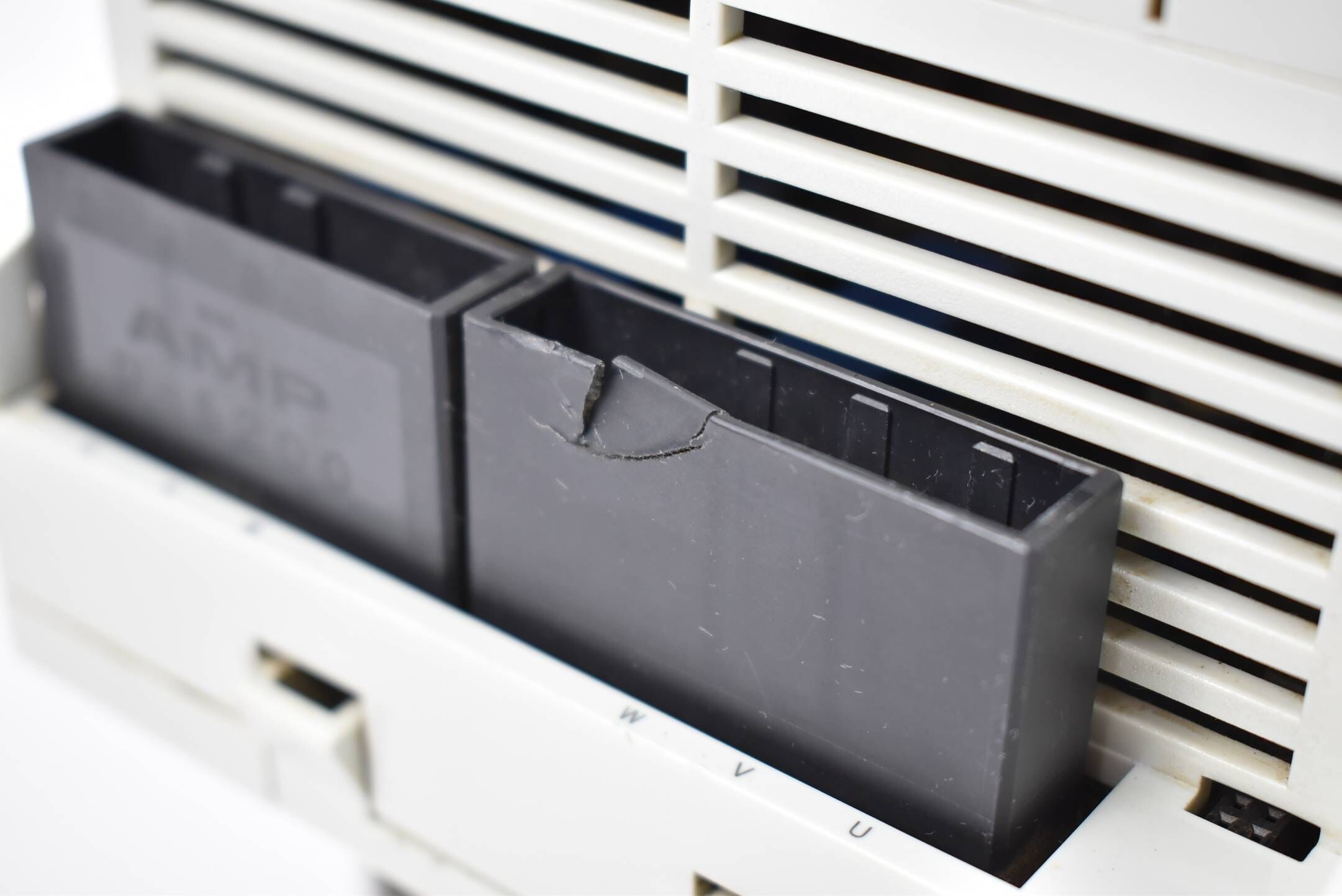 KUKA Lenze Servo Drive KSD1-48 E93DA123I4B531 ( 00470200 ) E93DA123I4B531XX2A22