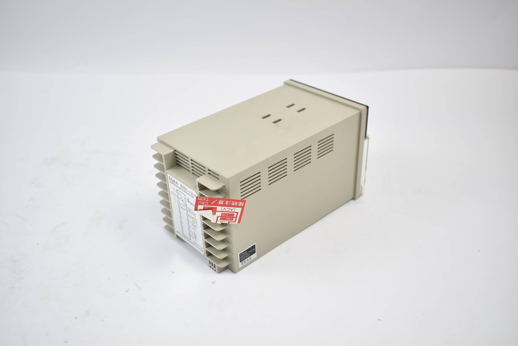 Omron Temperature Controller E5A4-R90J DIN 0-399°C AC110/120 / 220/240V