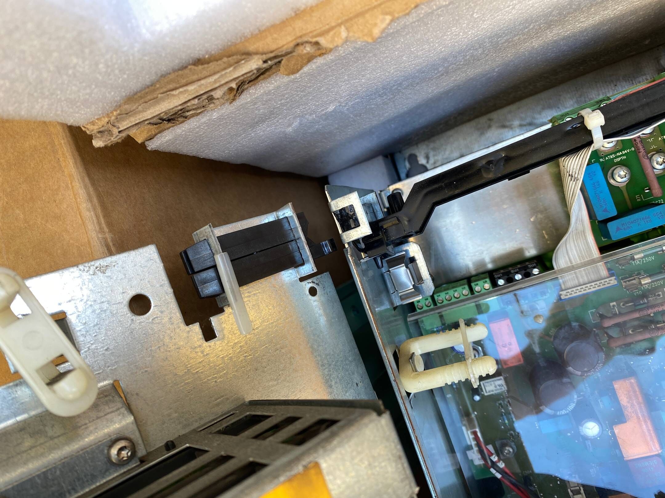 Siemens simoreg DC-Master Converter 6RA7081-6DV62-0-Z