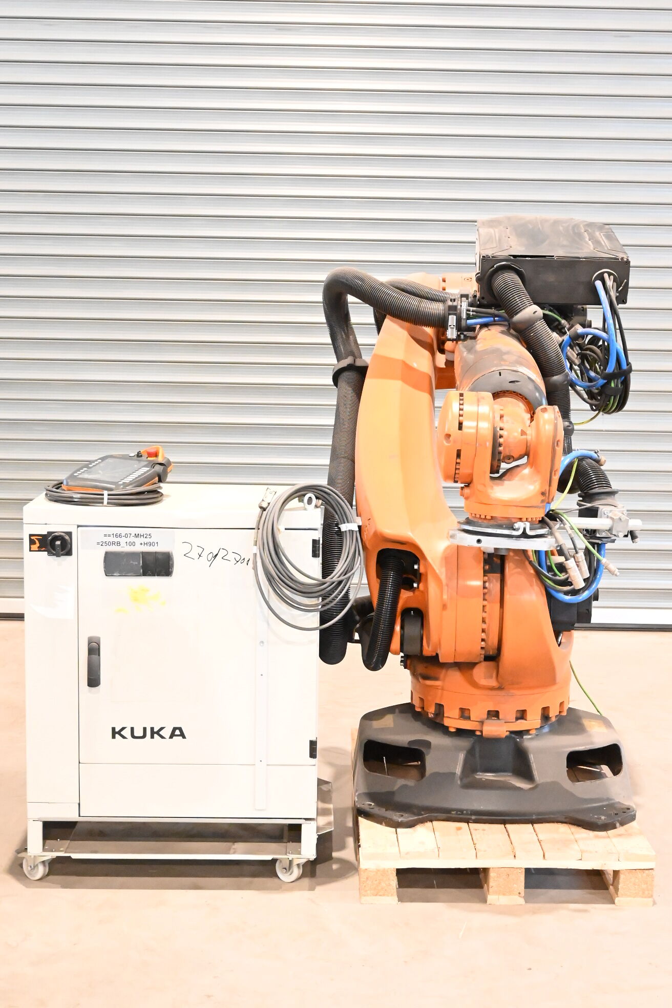 Kuka Industrieroboter KR240 R2700 Prime inkl. Schaltschrank KRC4 + 00-168-334 2