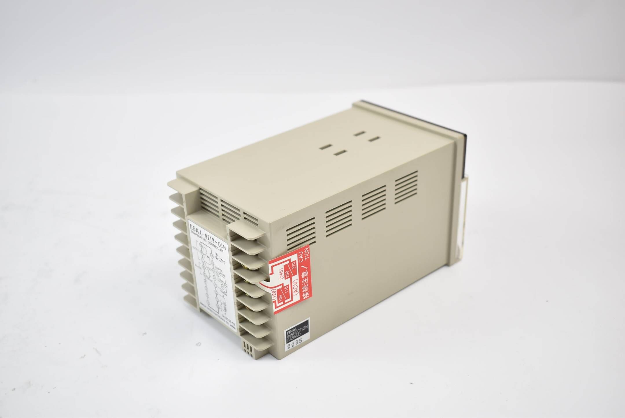 Omron Temperature Controller E5A4-R21P-DIN 0-399°C AC110/120 / 220/240V