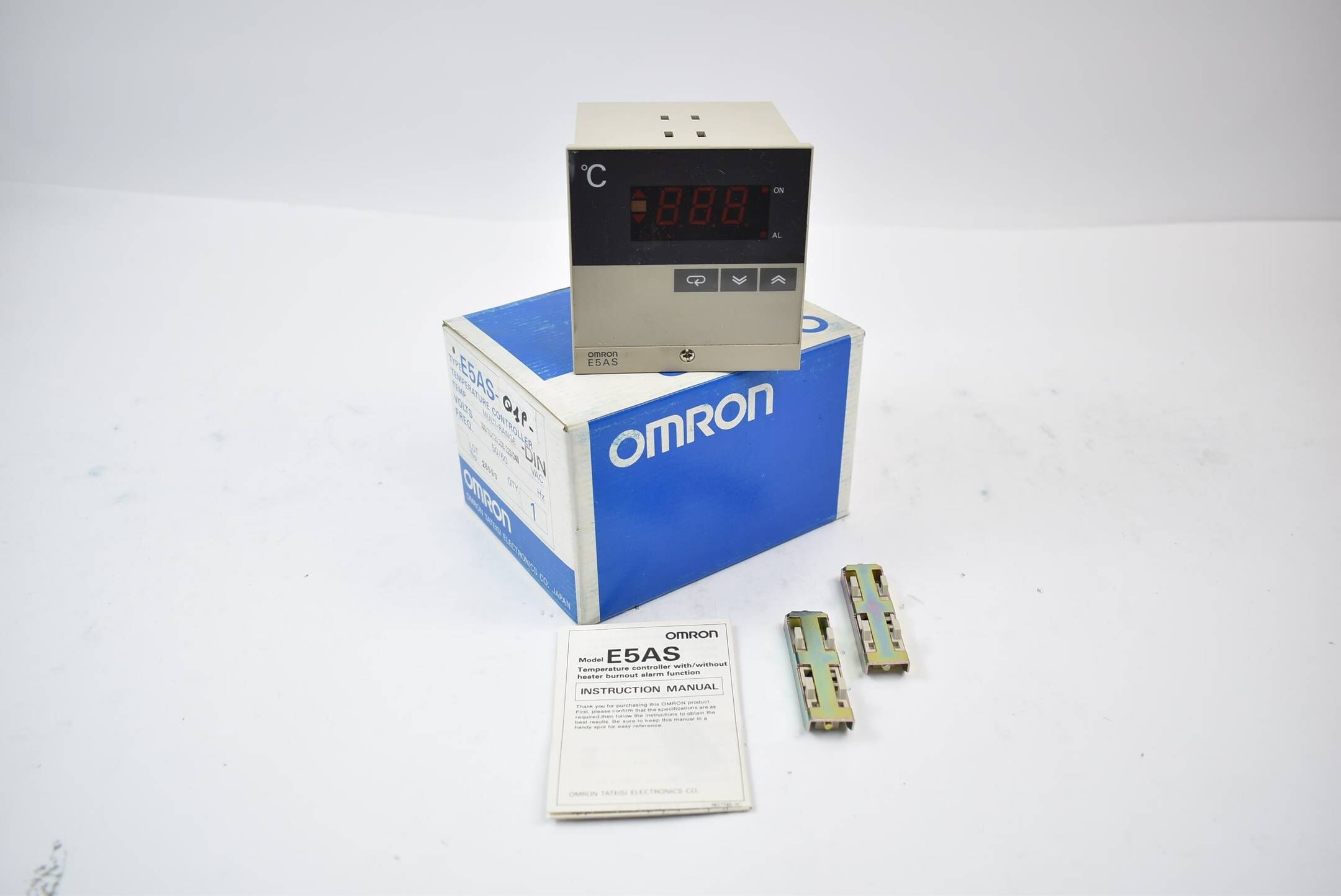 Omron Temperature Controller E5AS-Q1P-DIN Multi-Range 100/110/120,200/220/240VAC