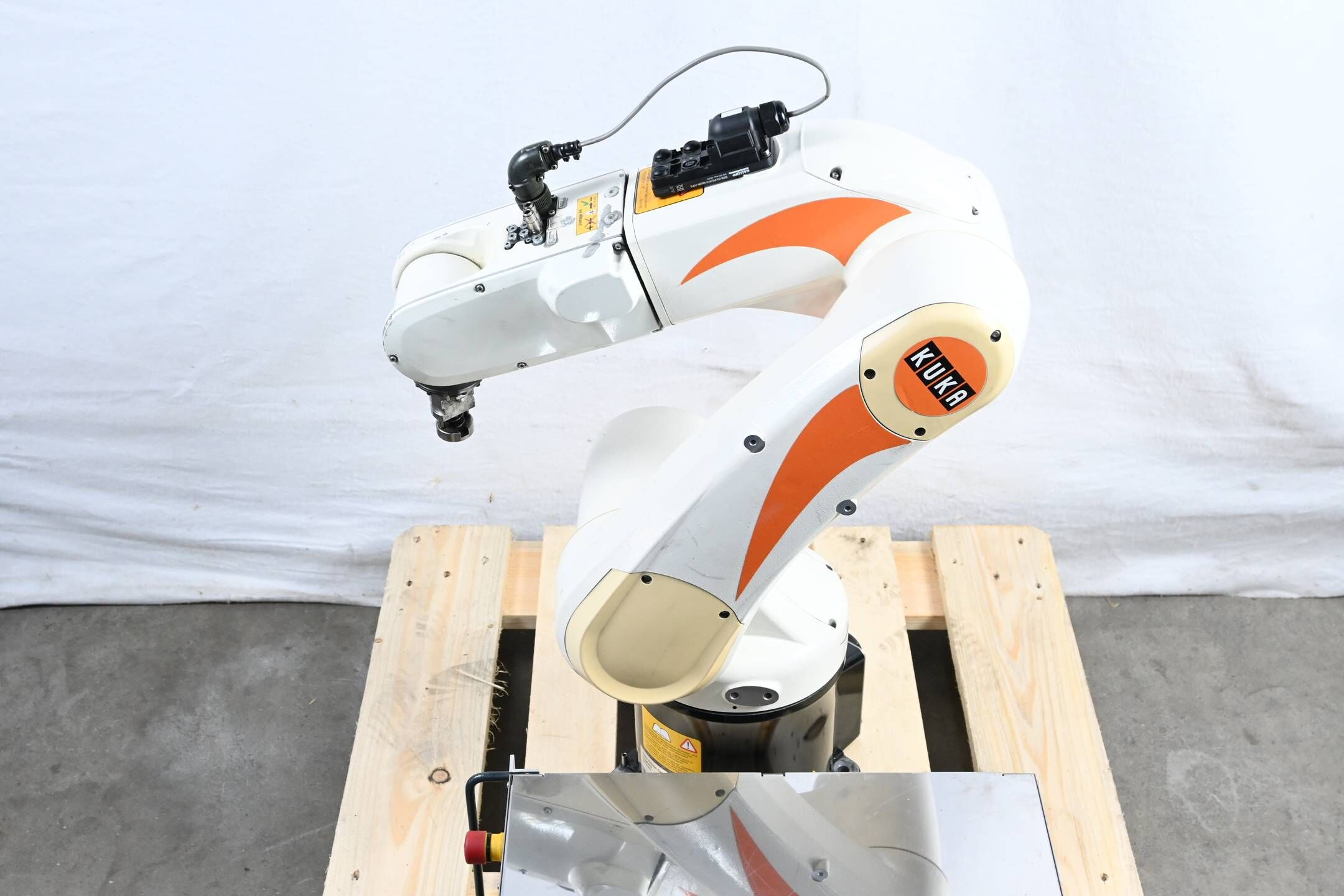 Kuka Roboter KR5 sixx R850 inkl. Schaltschrank KRC2sr + Bedienpanel 00-110-185