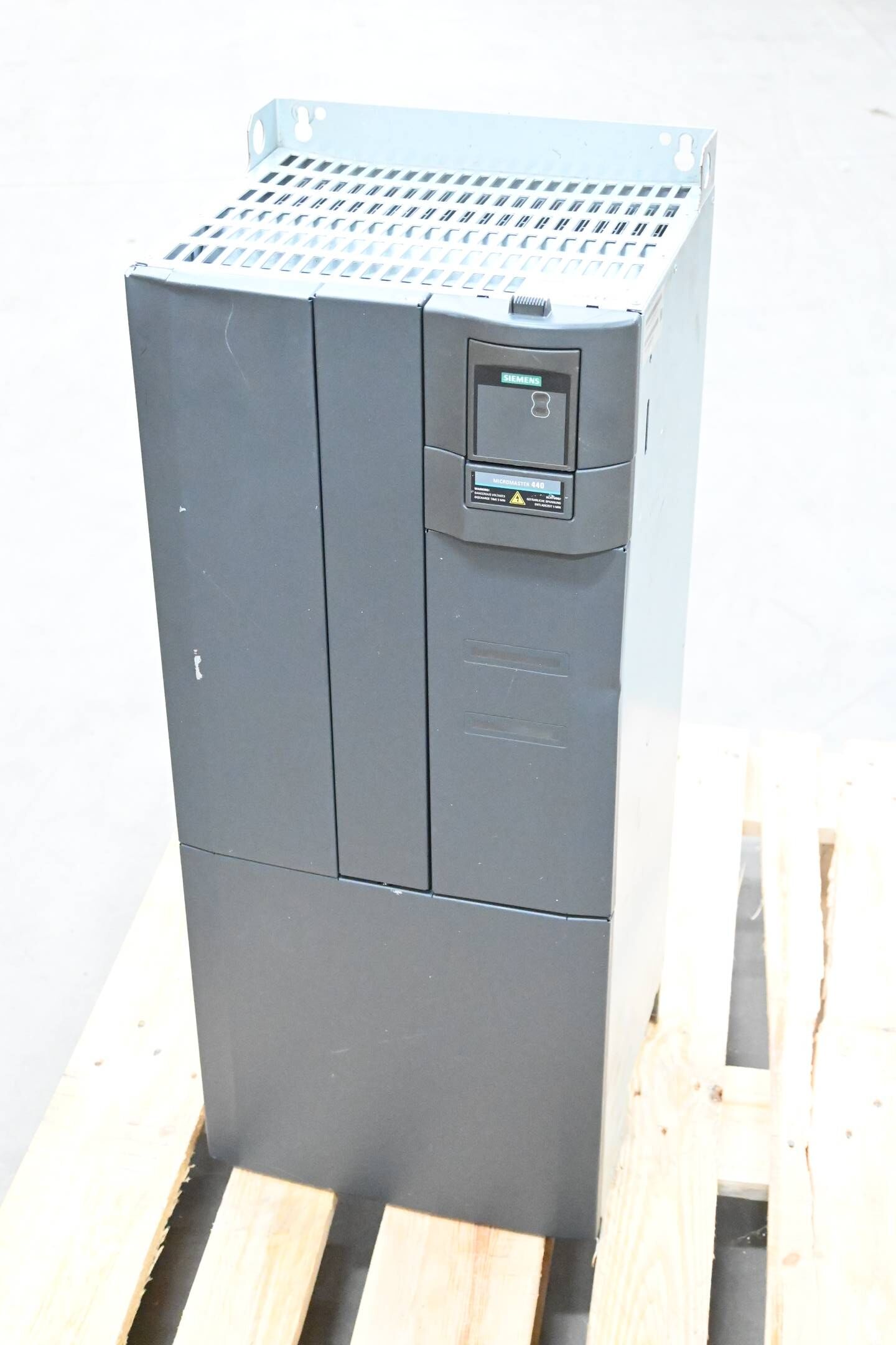 Siemens Micromaster 440 6SE6440-2UE35-5FA1 ( 6SE6 440-2UE35-5FA1 ) E.AF V2.21