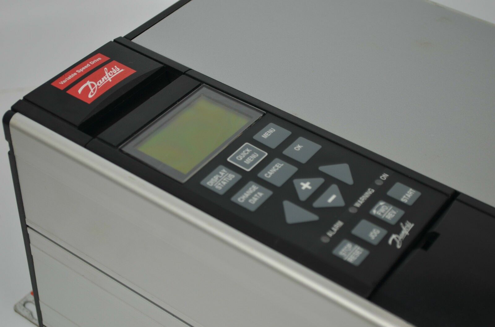 Danfoss VLT 5002 2,1 kVA Frequenzumrichter 175Z0125 VLT5002PT5C20STR3DLF00A00