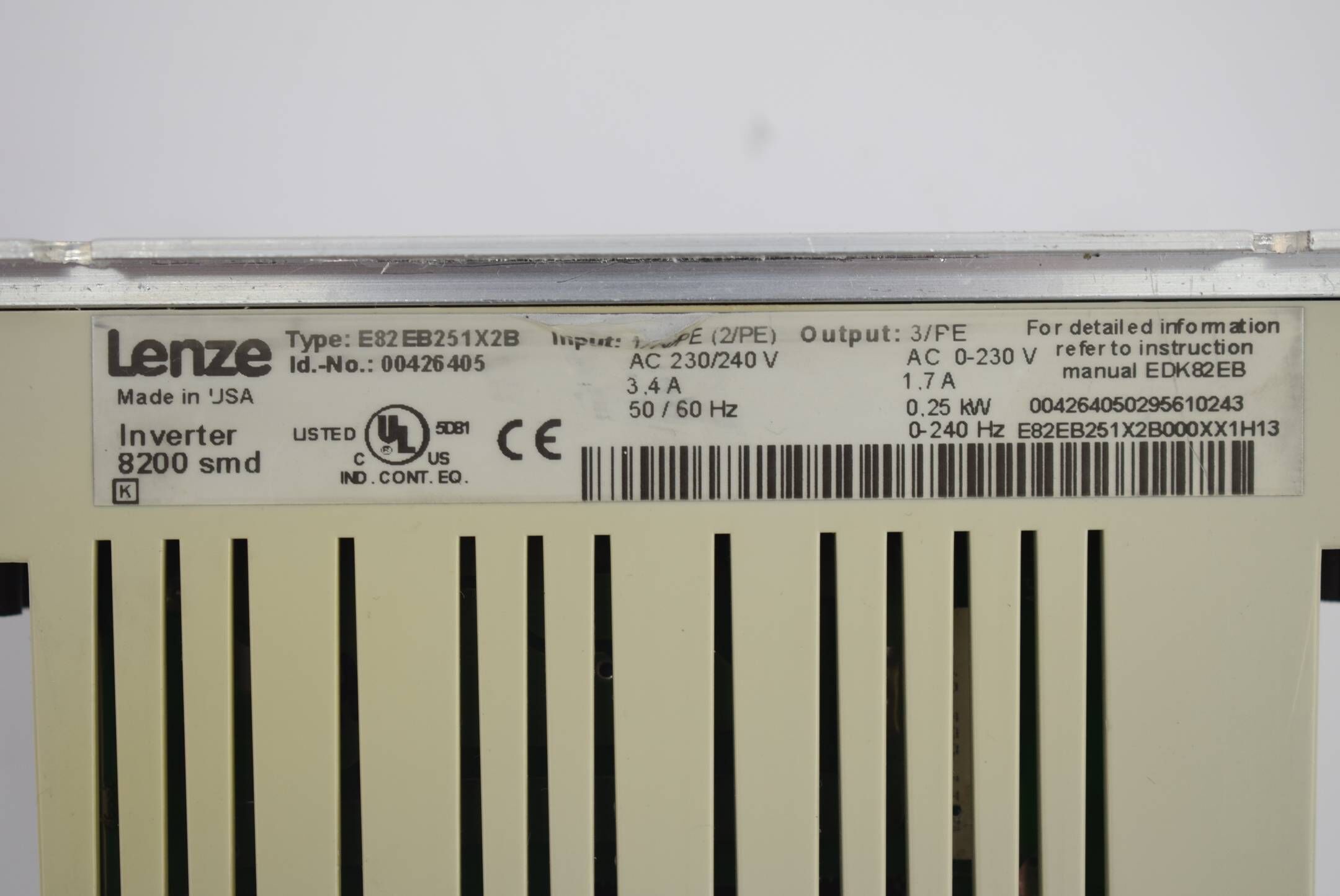 Lenze Inverter 8200 smd E82EB251X2B ( 00426405 )