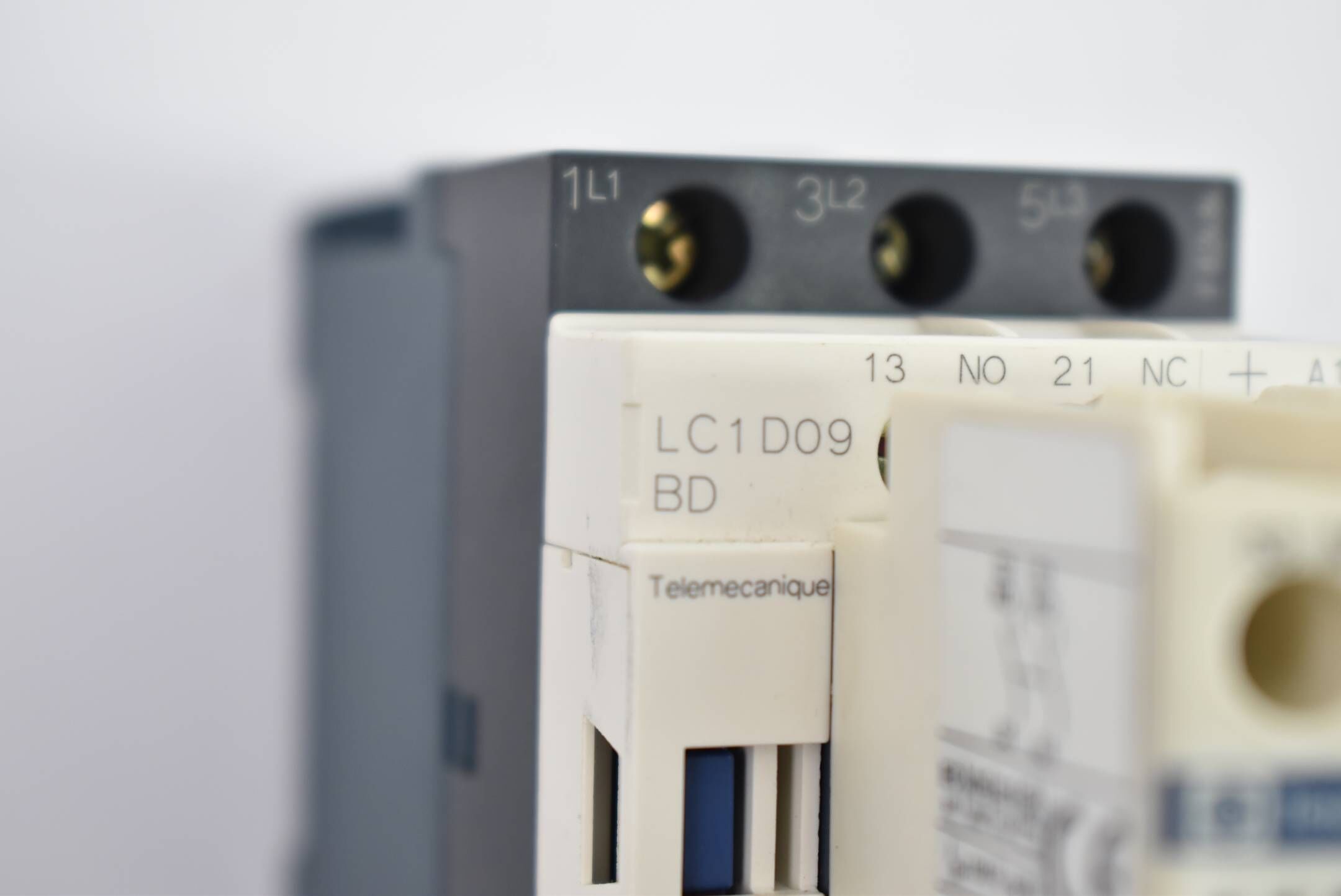 Schneider electric Telemecanique Schütz LC1DO9 + Hilfsschalterblock LADN20