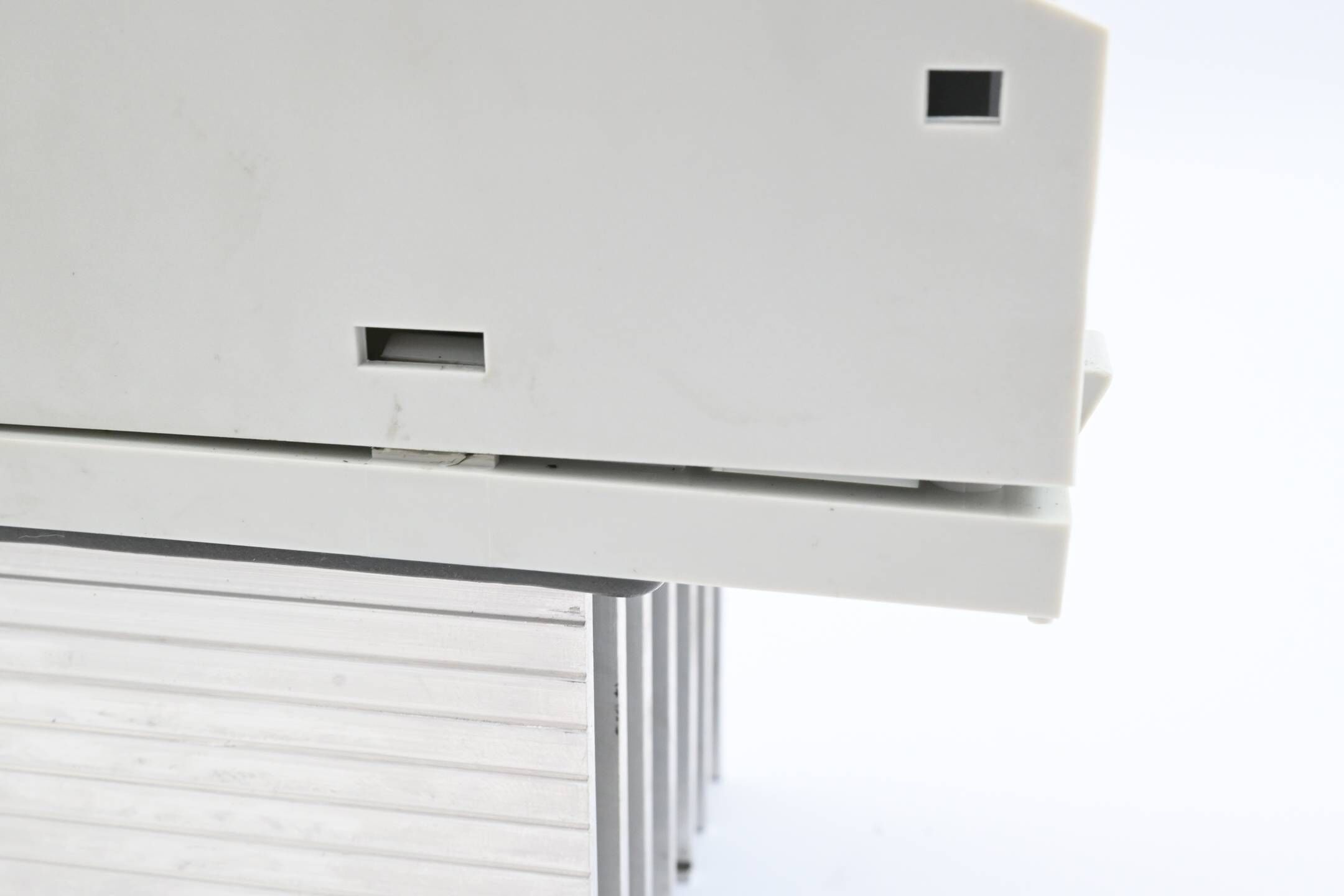 KUKA Lenze Servo Drive KSD1-16 E93DA552I4B531 ( 13314848 ) E93DA552I4B531XX5A31