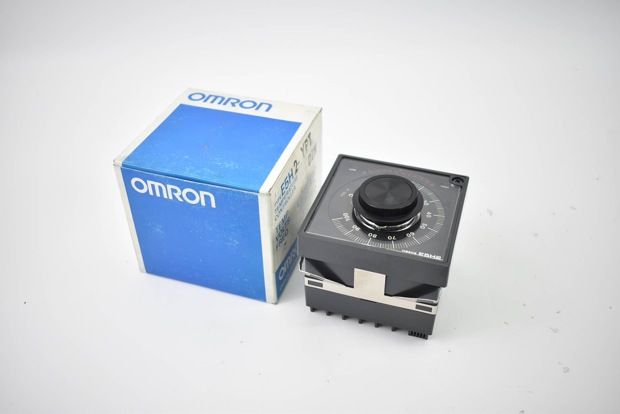 Omron Temperatur Controller 0-100°C 110/220VAC ( E5H2-YPT DIN ) E5H2-YPTDIN