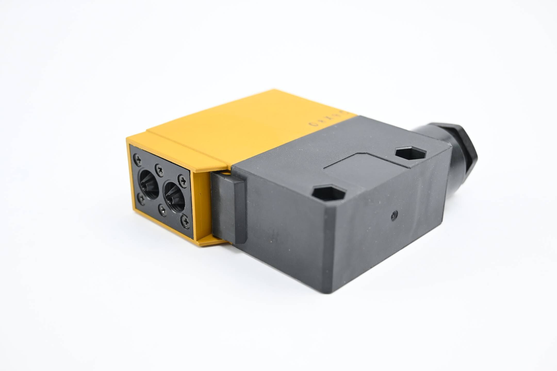 Omron Photoelectric Switch 12-240 VDC 24-240 VAC ( E3A2-XCM4-G )