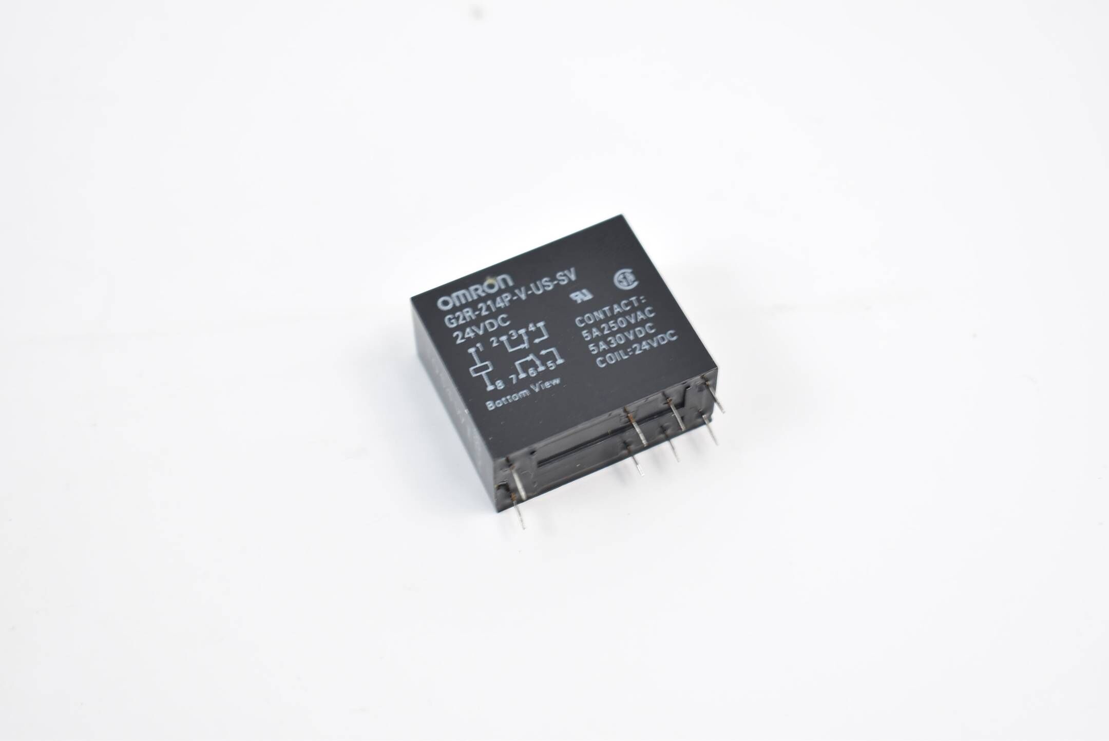 Omron 77 Stück Relay 24 VDC ( G2R-214P-V-US-SV )