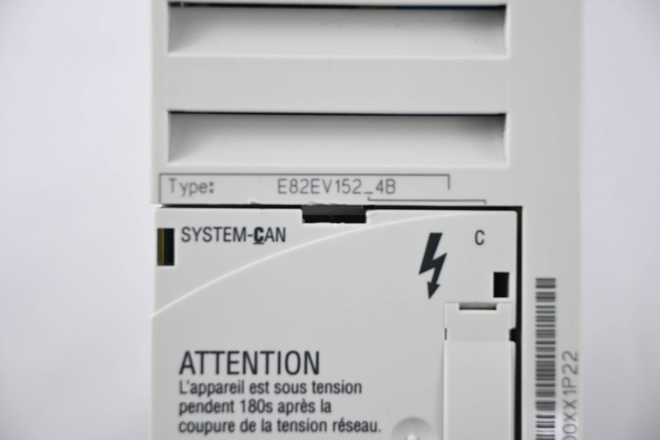 GENERALÜBERHOLT Lenze 8200 vector Frequenzumrichter E82EV152_4B ( 00450766 )
