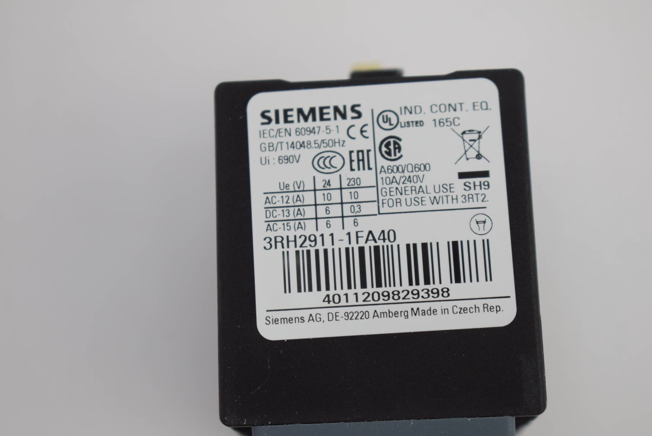 Siemens auxiliary switch 3RH2911-1FA40 ( 3RH2 911-1FA40 ) E3