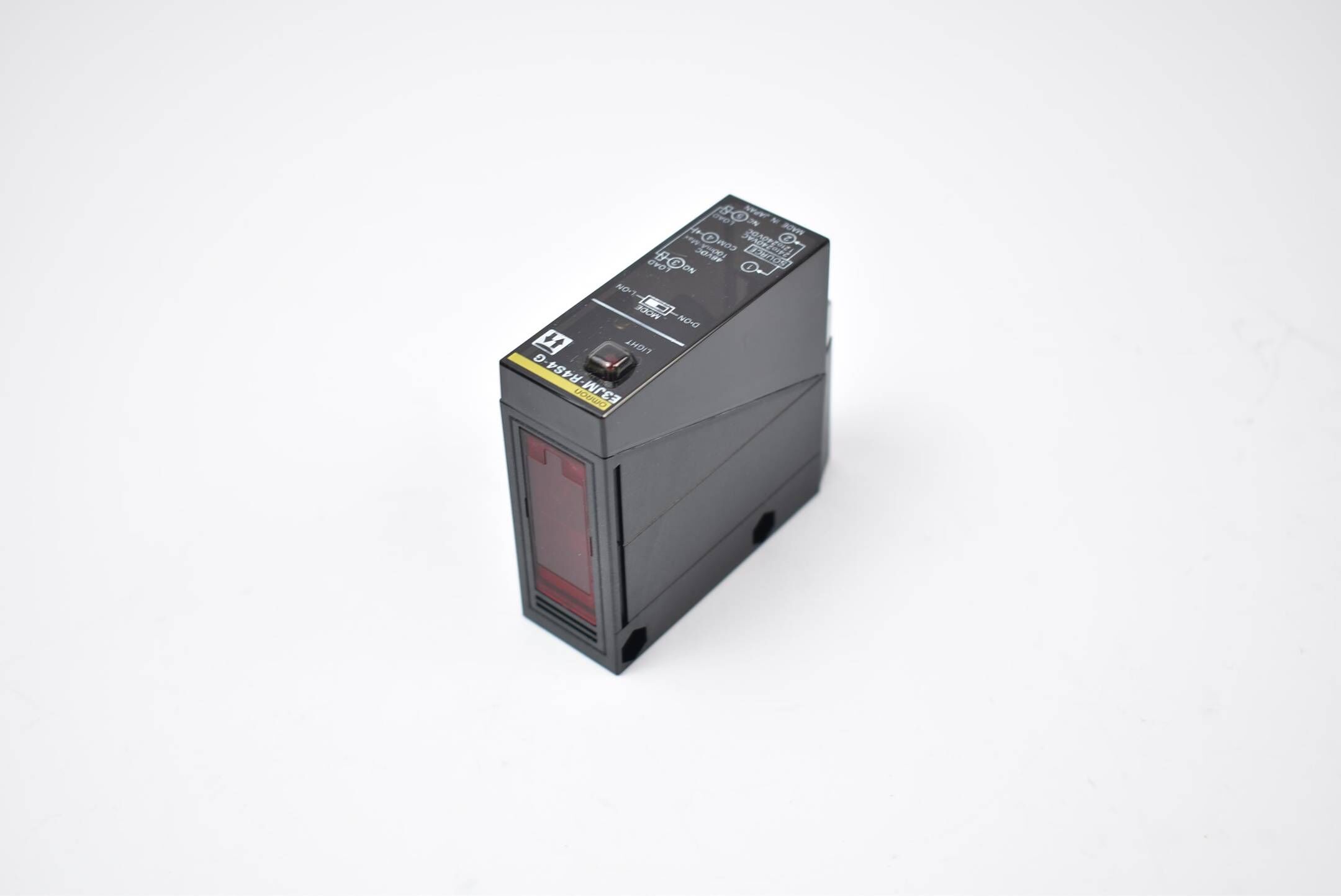 Omron Photoelectric Switch 24-240 VAC 12-240 VDC E3JM-R4S4-G