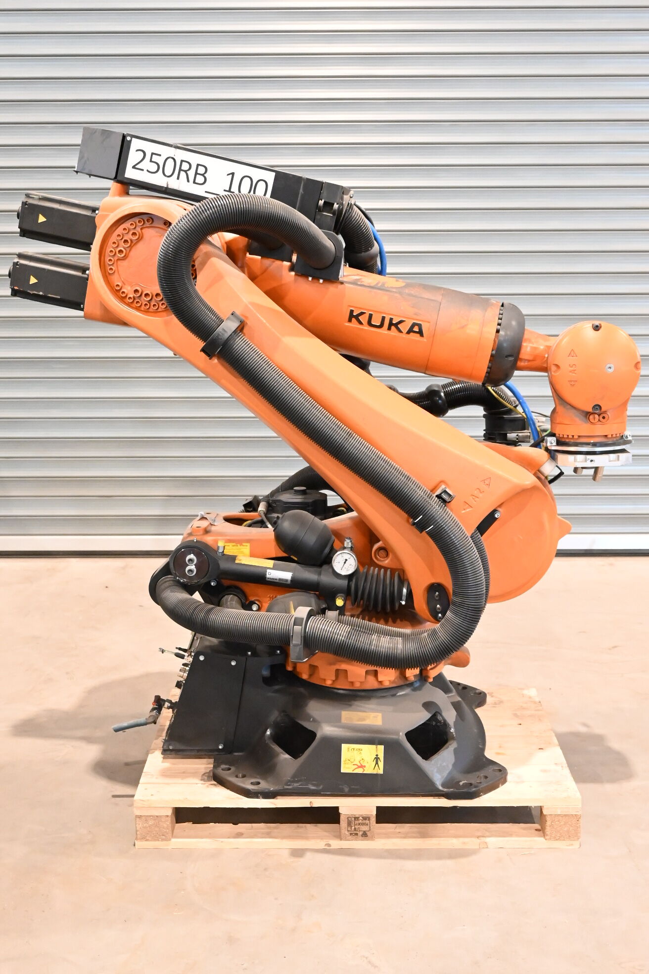 Kuka Industrieroboter KR240 R2700 Prime inkl. Schaltschrank KRC4 + 00-168-334 2