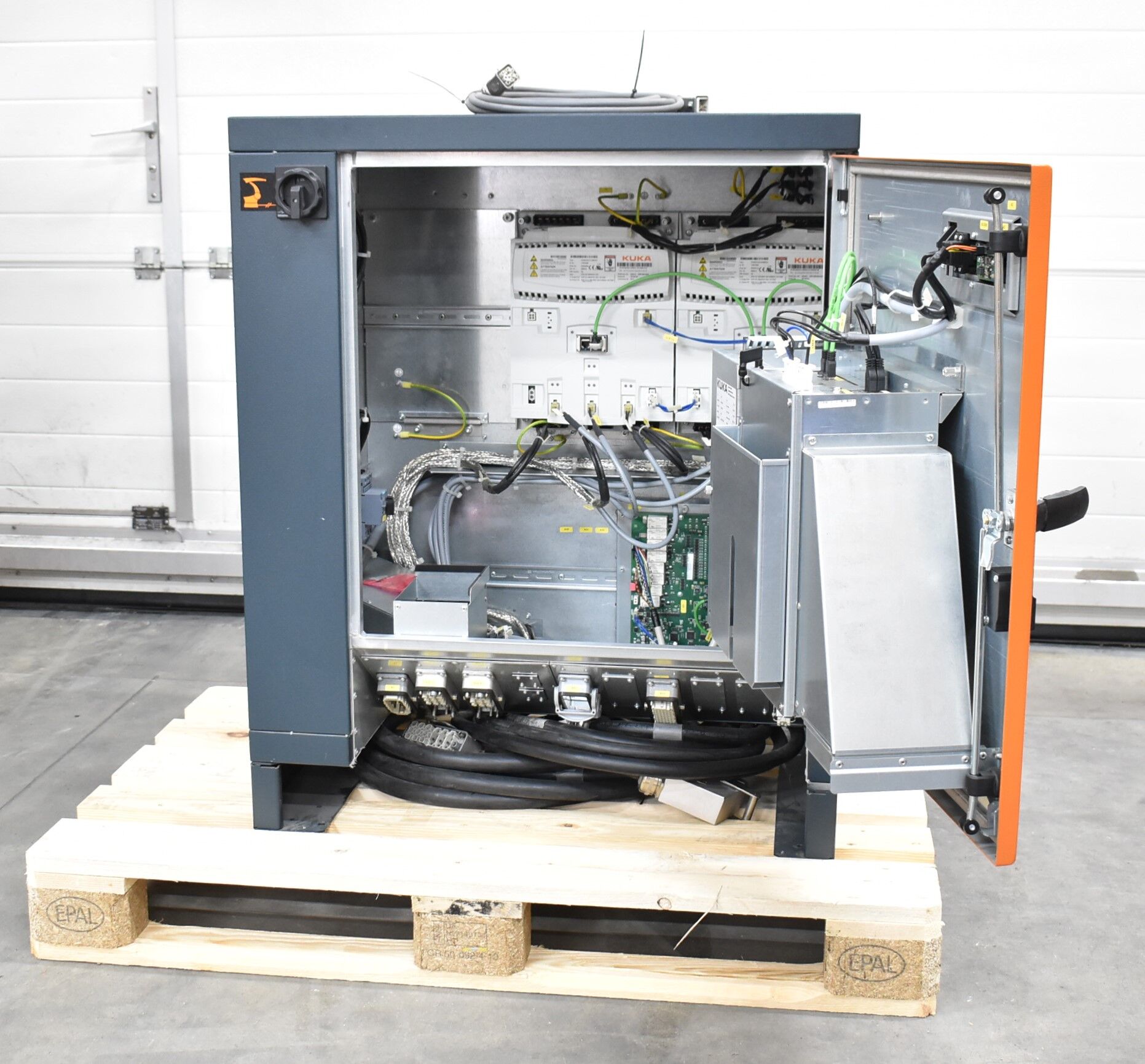 Kuka Roboter KR 470-2 PA + Schaltschrank KR C4 + Bedienpanel 00-168-334