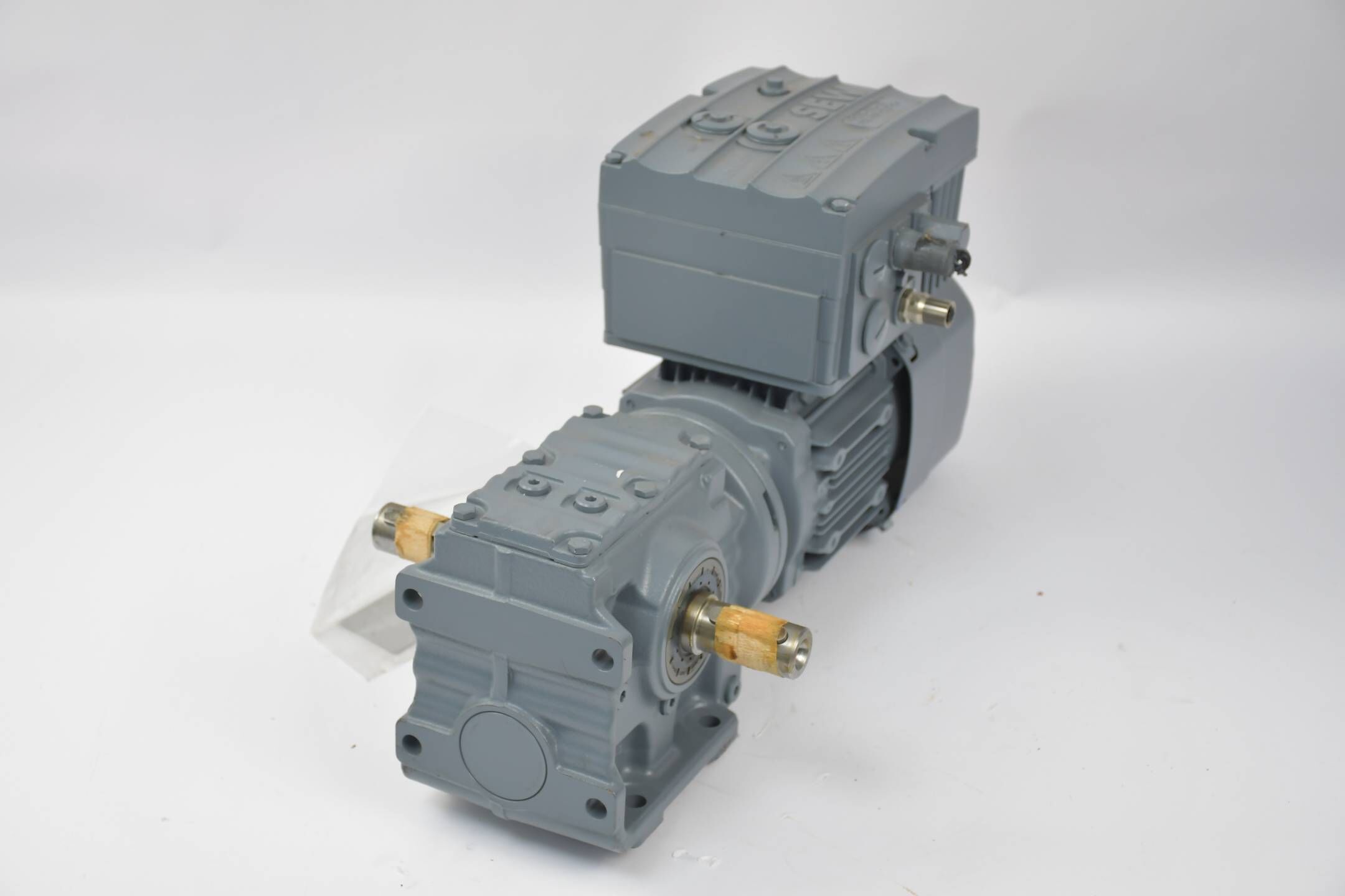 SEW Getriebemotor S47 DRS71S4BE05HF/MM03/MO/AZZK ( 01.7690198801.0001.18 )