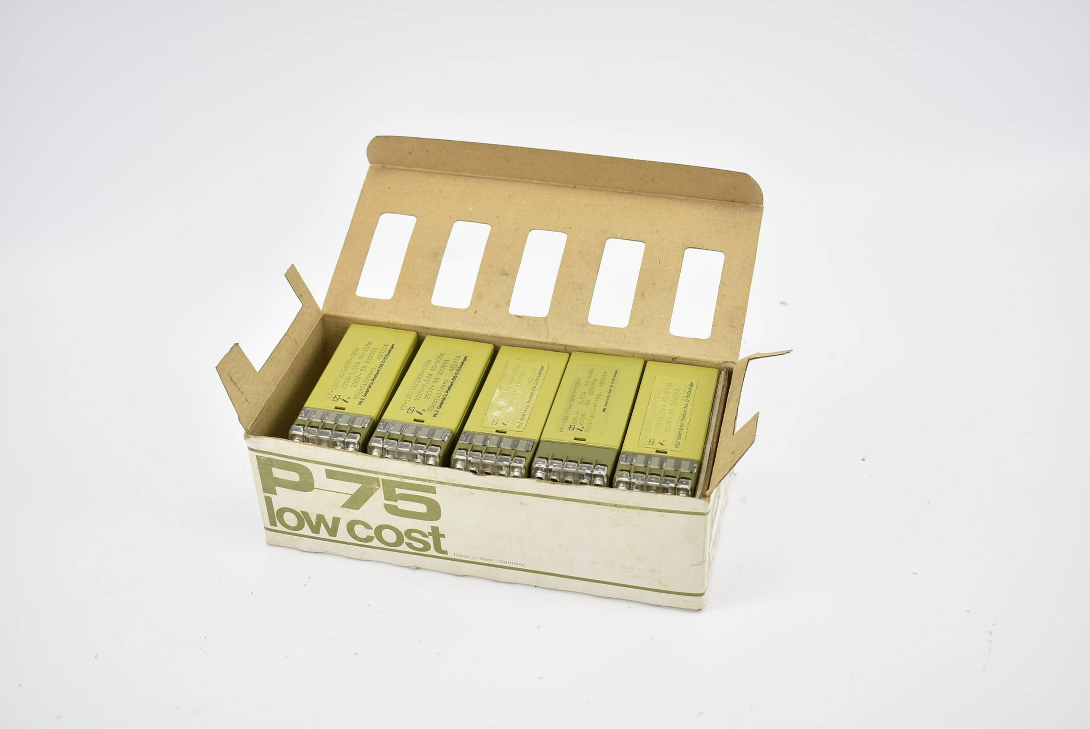 5 Stück Pilz Sicherheitsschaltgerät PF-1SK/10/220V/2Uz ( 485314 )
