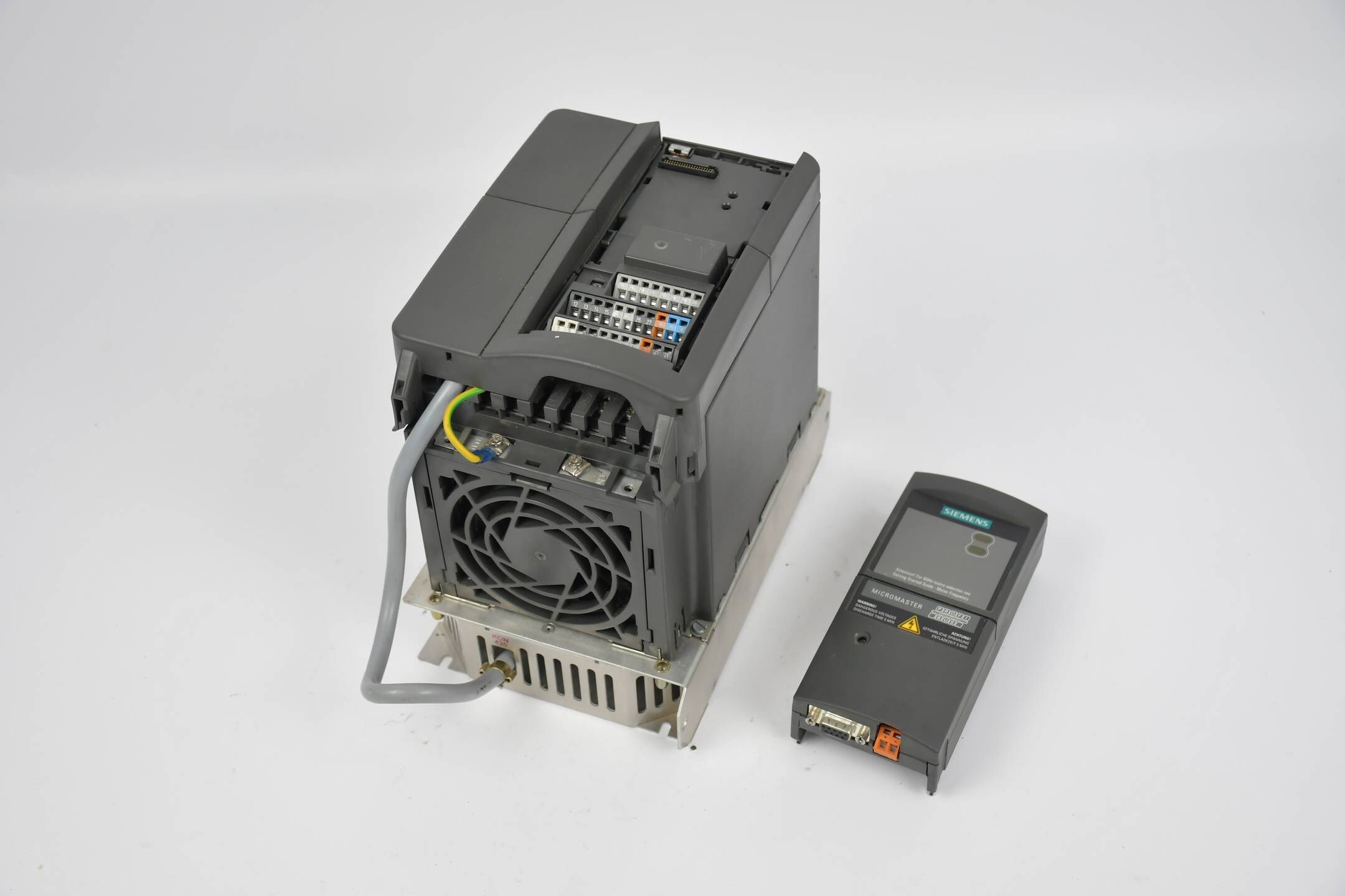 Siemens Micromaster 440 6SE6440-2AB21-1BA1 E A15/2.08 inkl. Kommutierungsdrossel