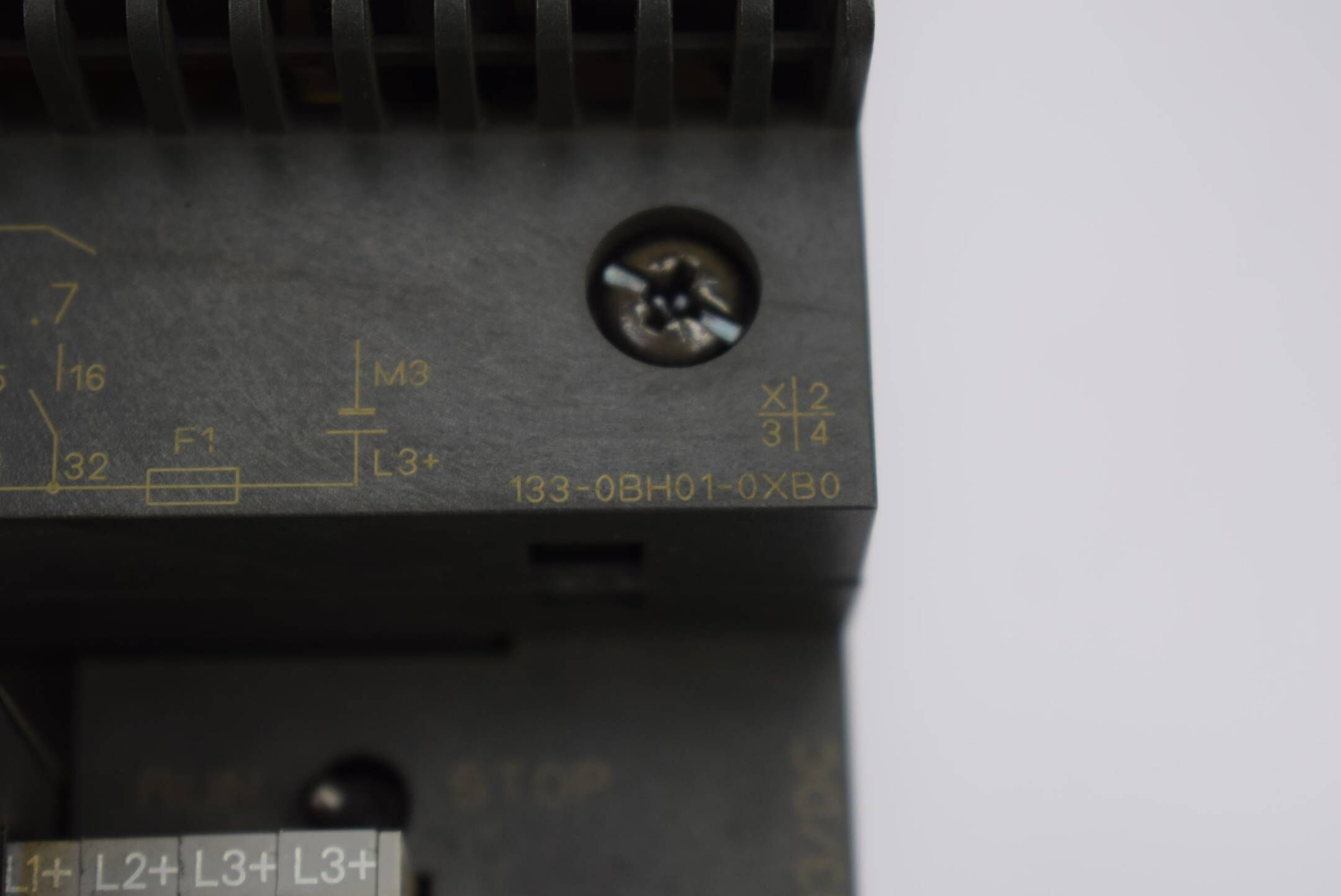 Siemens simatic ET200B 6ES7 133-0BH01-0XB0 inkl. 6ES7 193-0CA30-0XA0