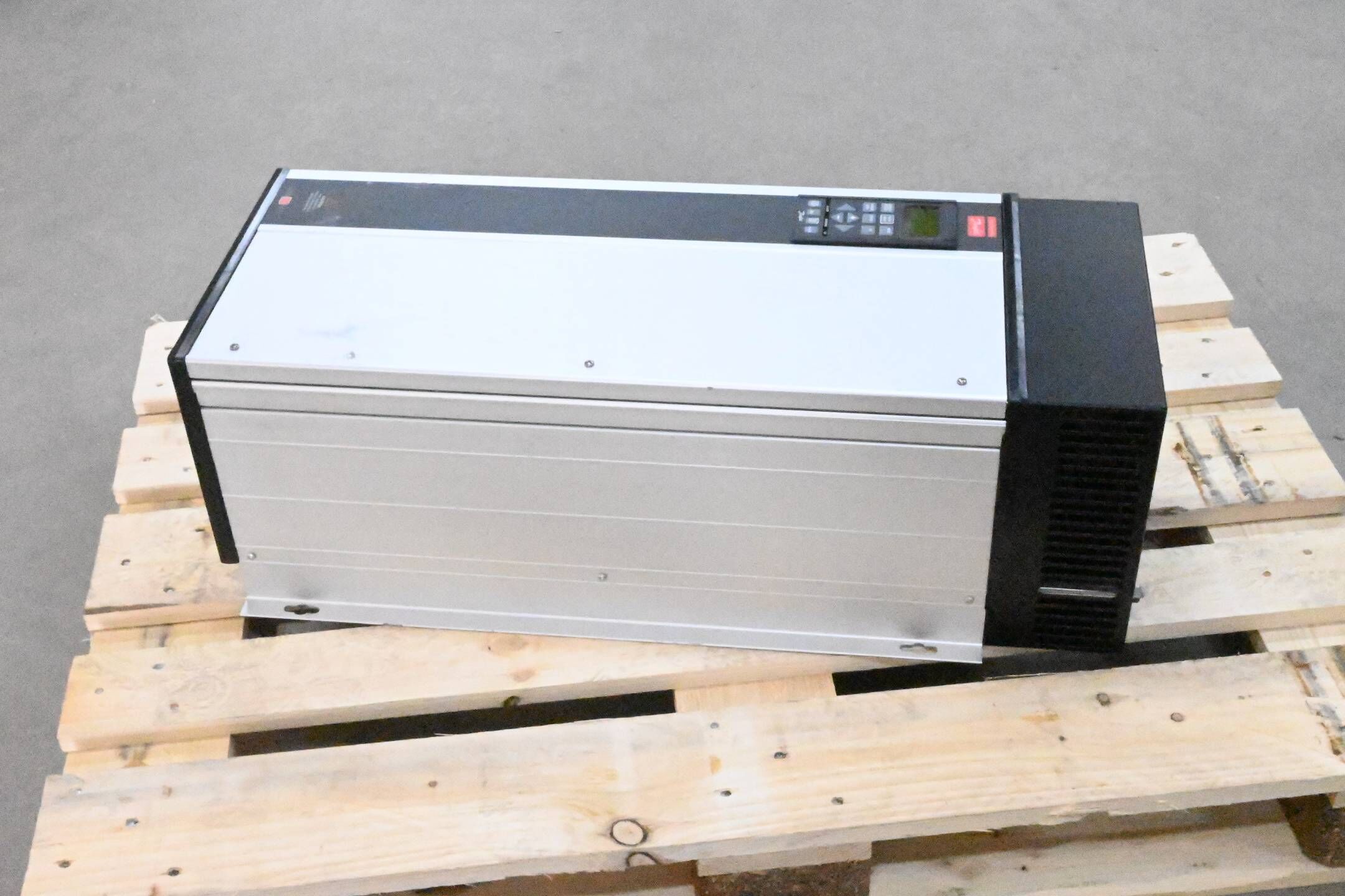 Danfoss Variable Drive Frequenzumrichter VLT5016PT5C54EBR3DLF00A00 ( 175Z4107 )