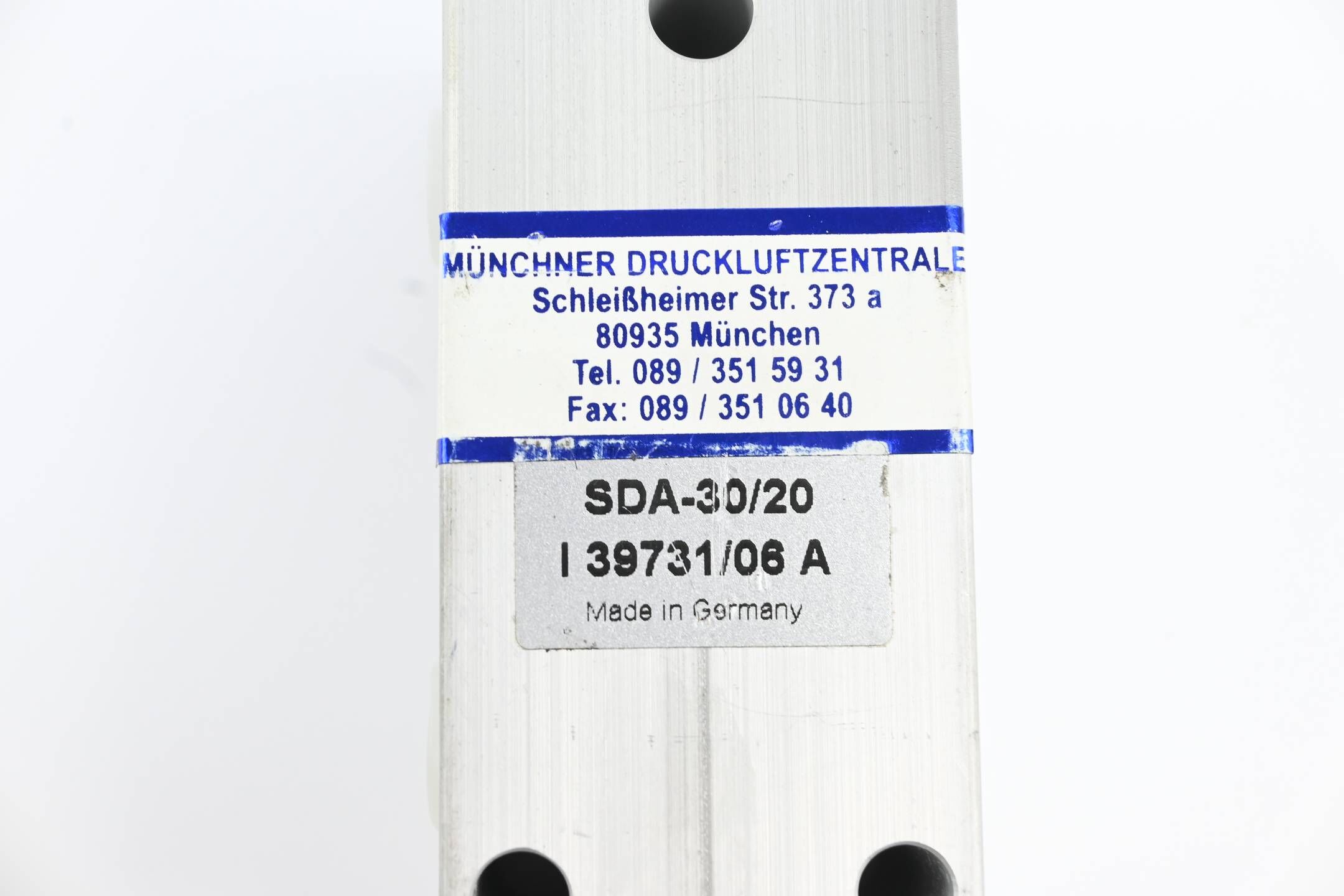 Münchner Druckluftzentrale Pneumatikzylinder SDA-30/20 ( I 39731/06 A )