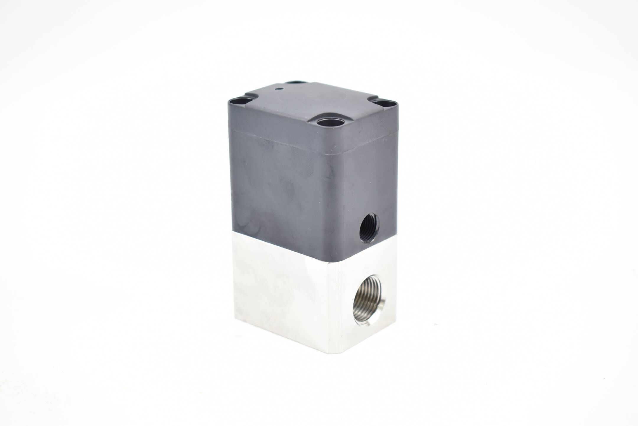 SMC Reinstmedien-Ventil für Chemikalien LVA30-03F-D