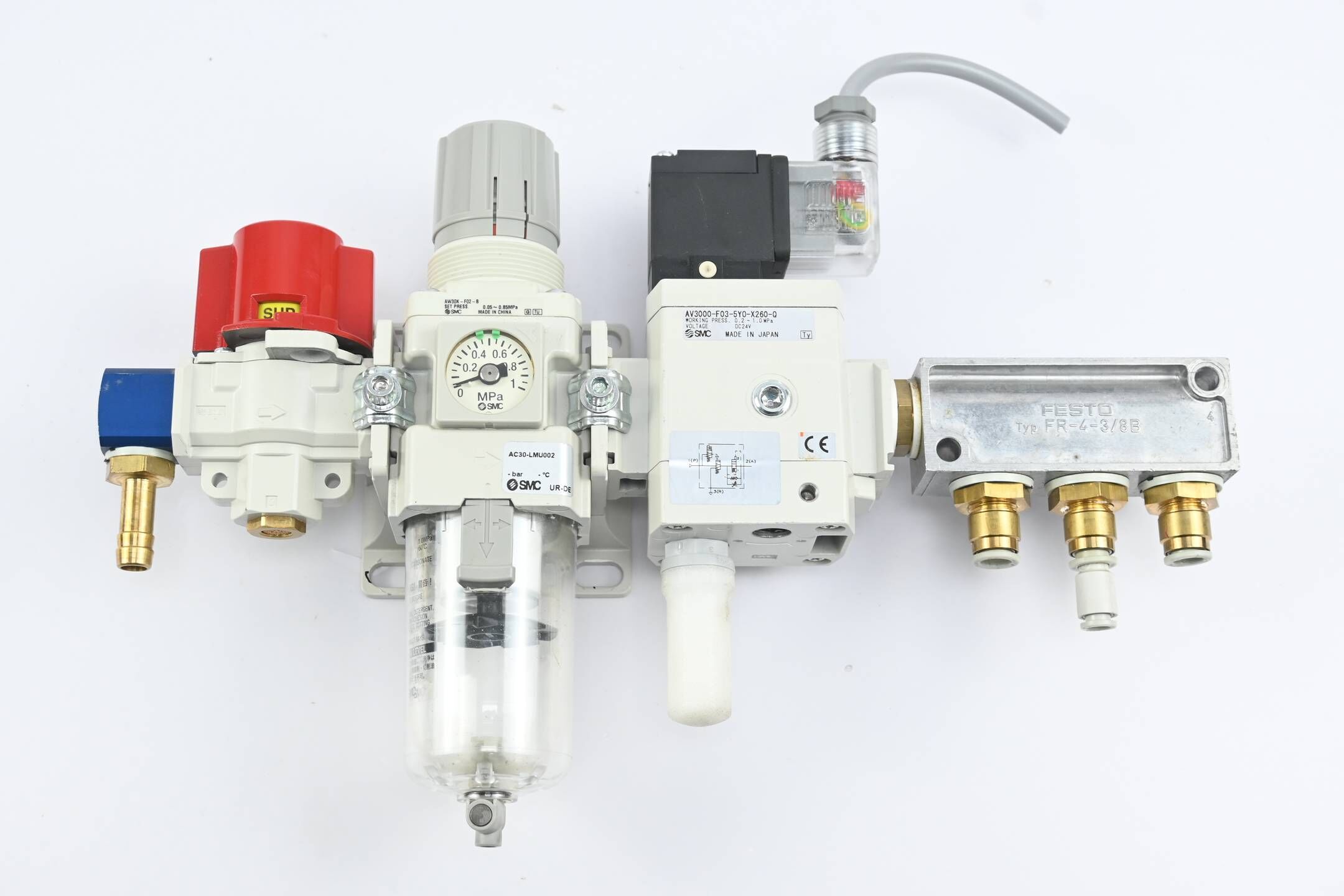 SMC Wartungseinheit AV3000-F03-5Y0-X260-Q + AC30-LMU002 + AW30K-F02-B 