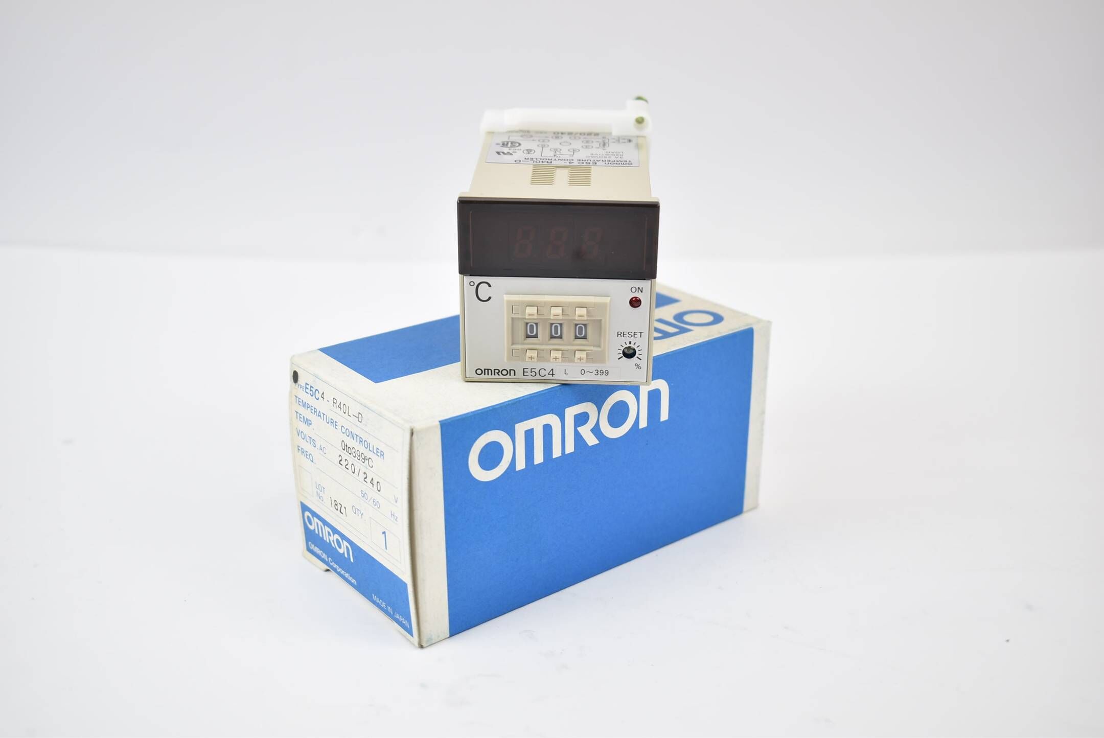 Omron Temperature Controller Temperaturregler E5C4-R40L D-0 to 399 °C 220/240 V