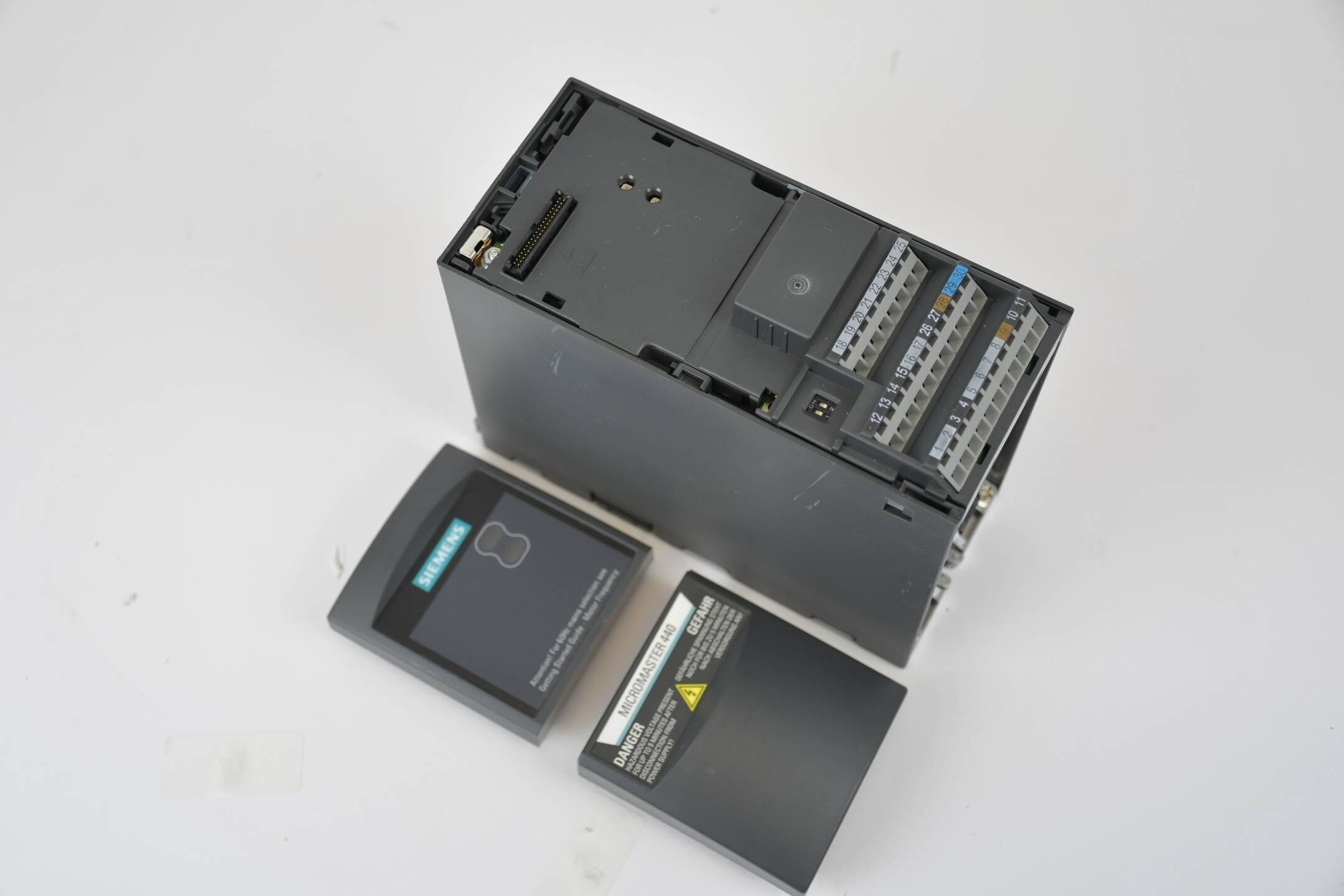 Siemens Micromaster 440 Umrichter 6SE6440-2AB13-7AA1 ( 6SE6 440-2AB13-7AA1 )