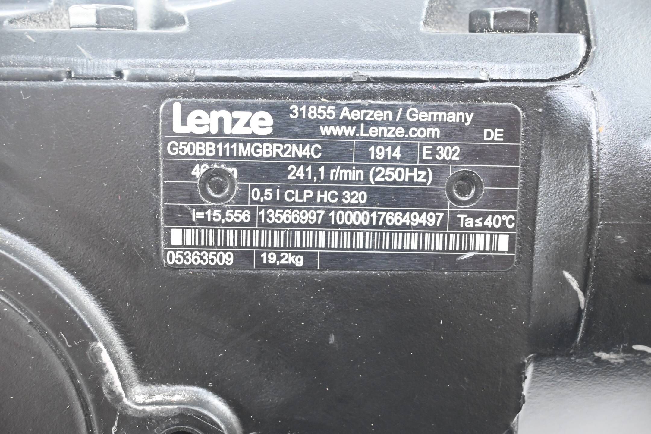 Lenze 3~ Motor MCS 09F38-SVMP1-A14N-ST5S00N-R3SU inkl. Getriebe G50BB111MGBR2N4C