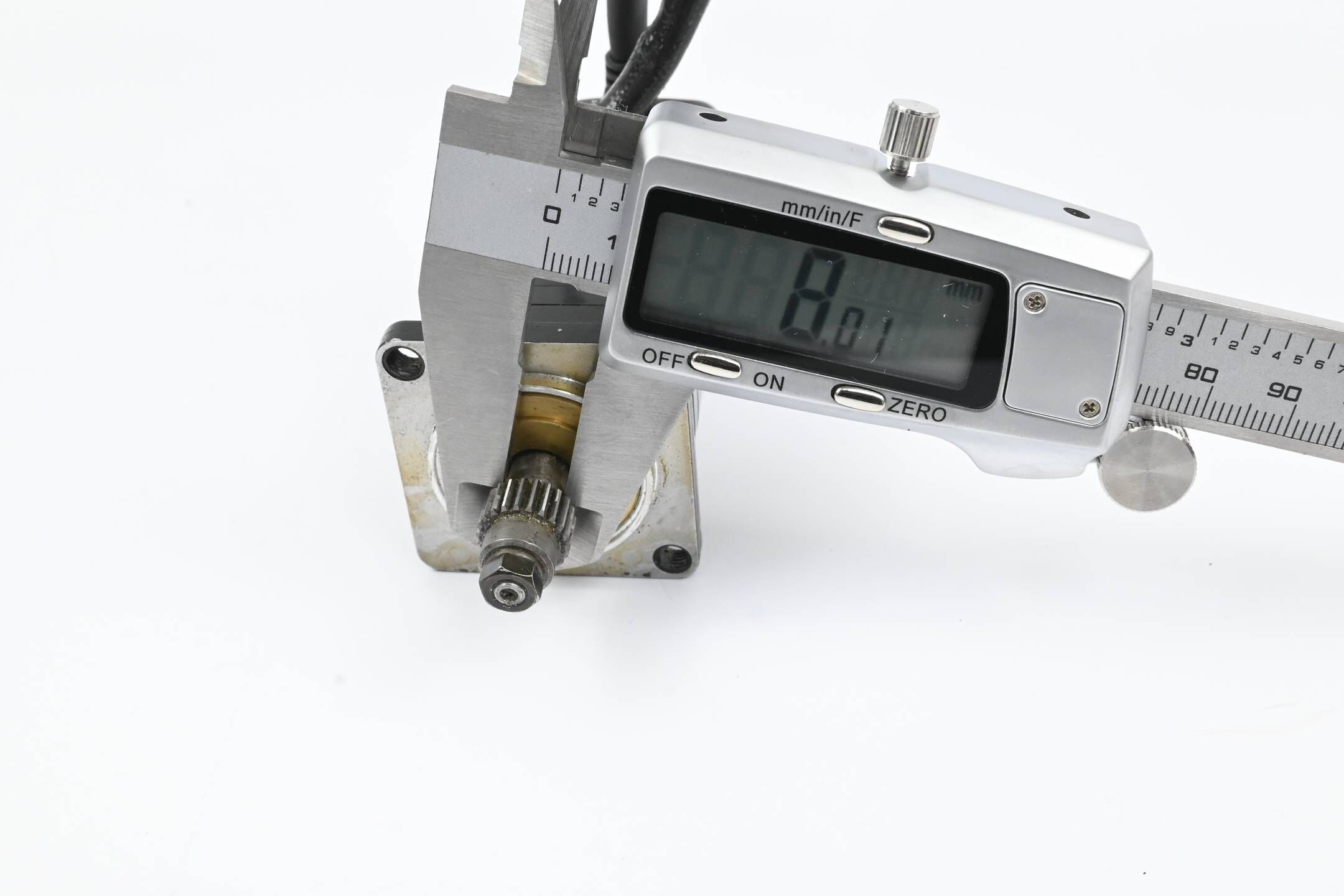 Yaskawa AC Servomotor SGM-A3A3FJ71 ( SGMA3A3FJ71 )