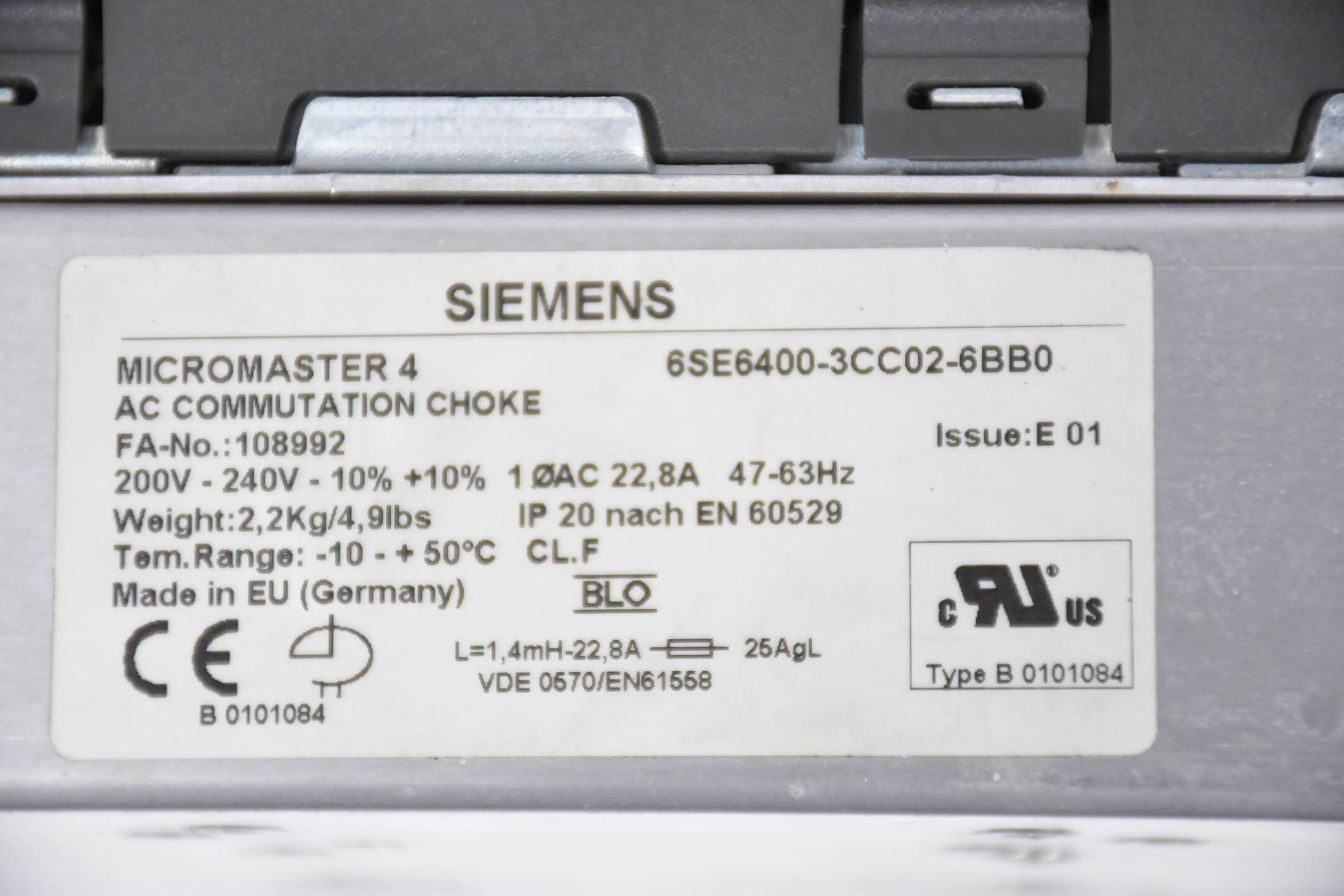 Siemens Micromaster 440 6SE6440-2AB21-1AB0 E A06/1.17 inkl. Kommutierungsdrossel