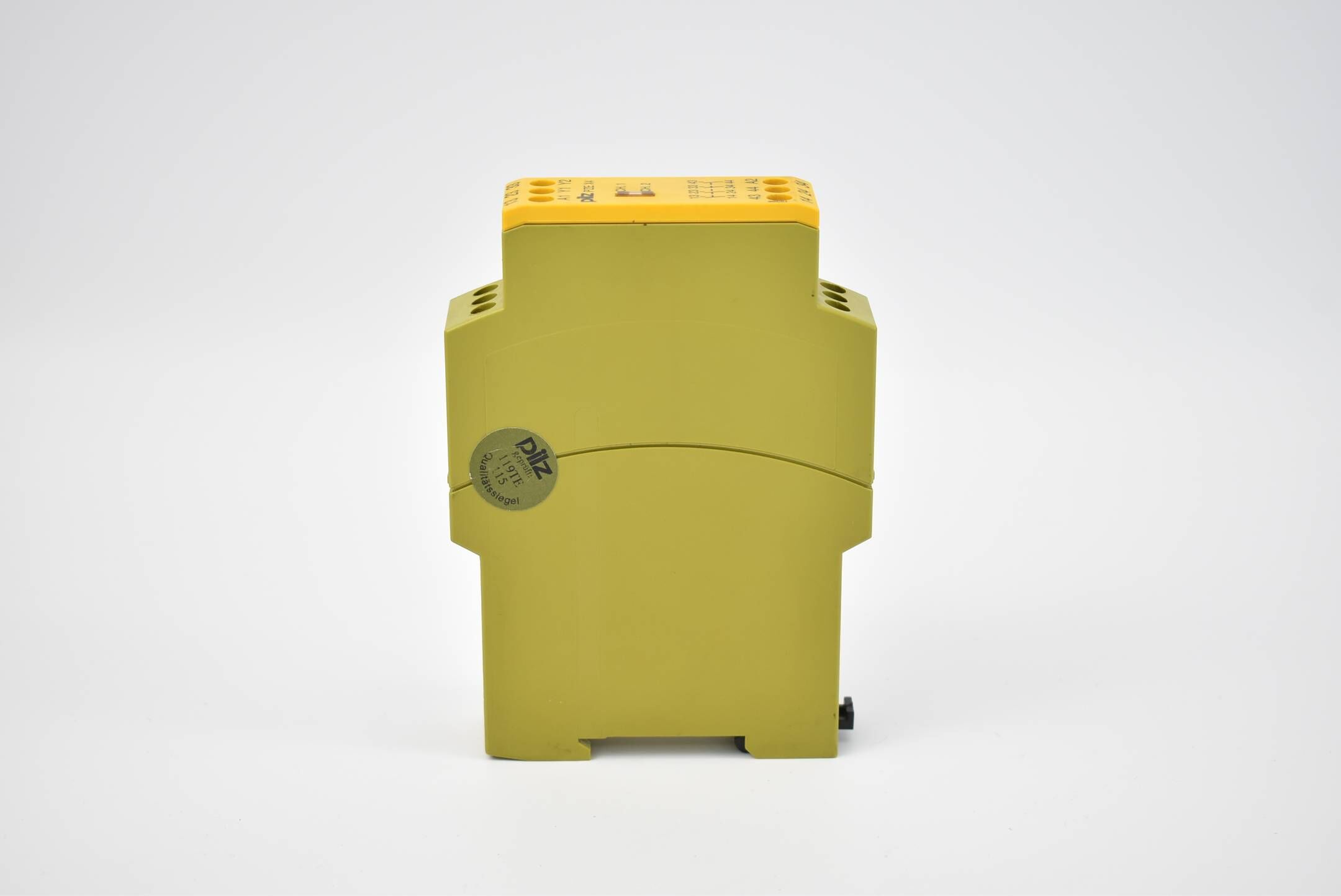 Pilz Sicherheitsrelais PZE X4 4S ( 774585 ) 2W