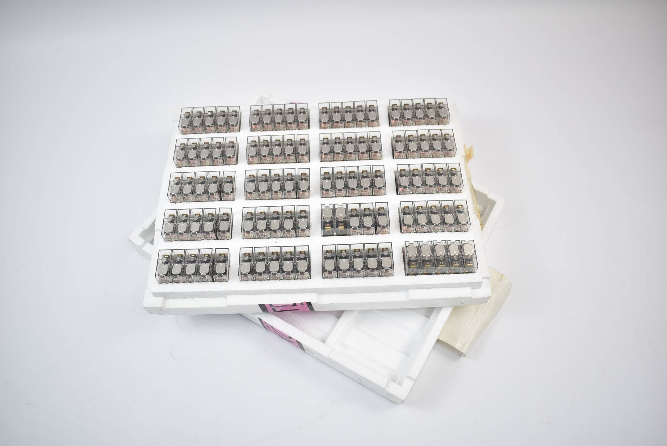 Omron 100 Stück Relay 24 VDC ( G2R-1A3-SN )