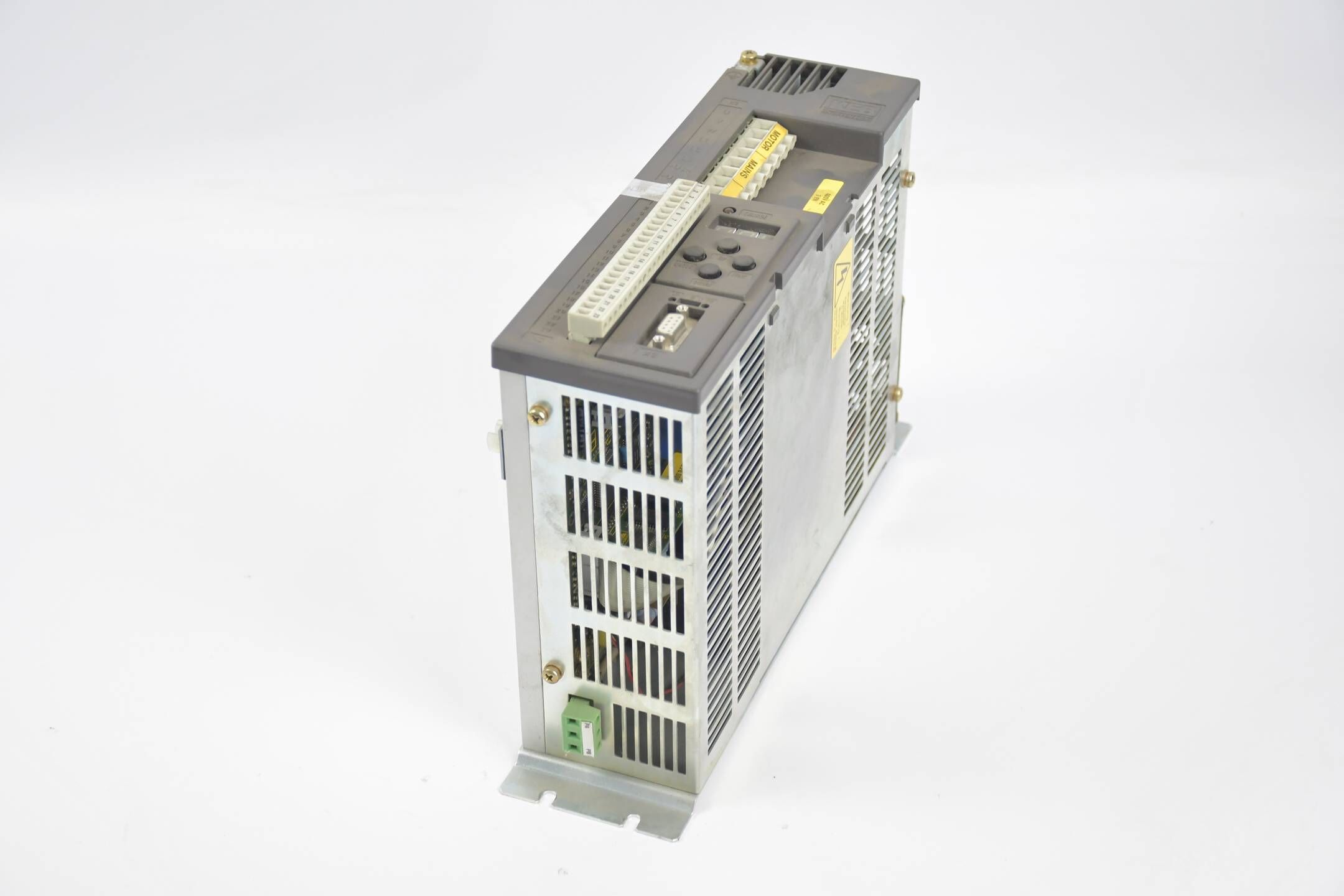 DEFEKT KEB Frequenzumrichter 12.F0.R11-4A09