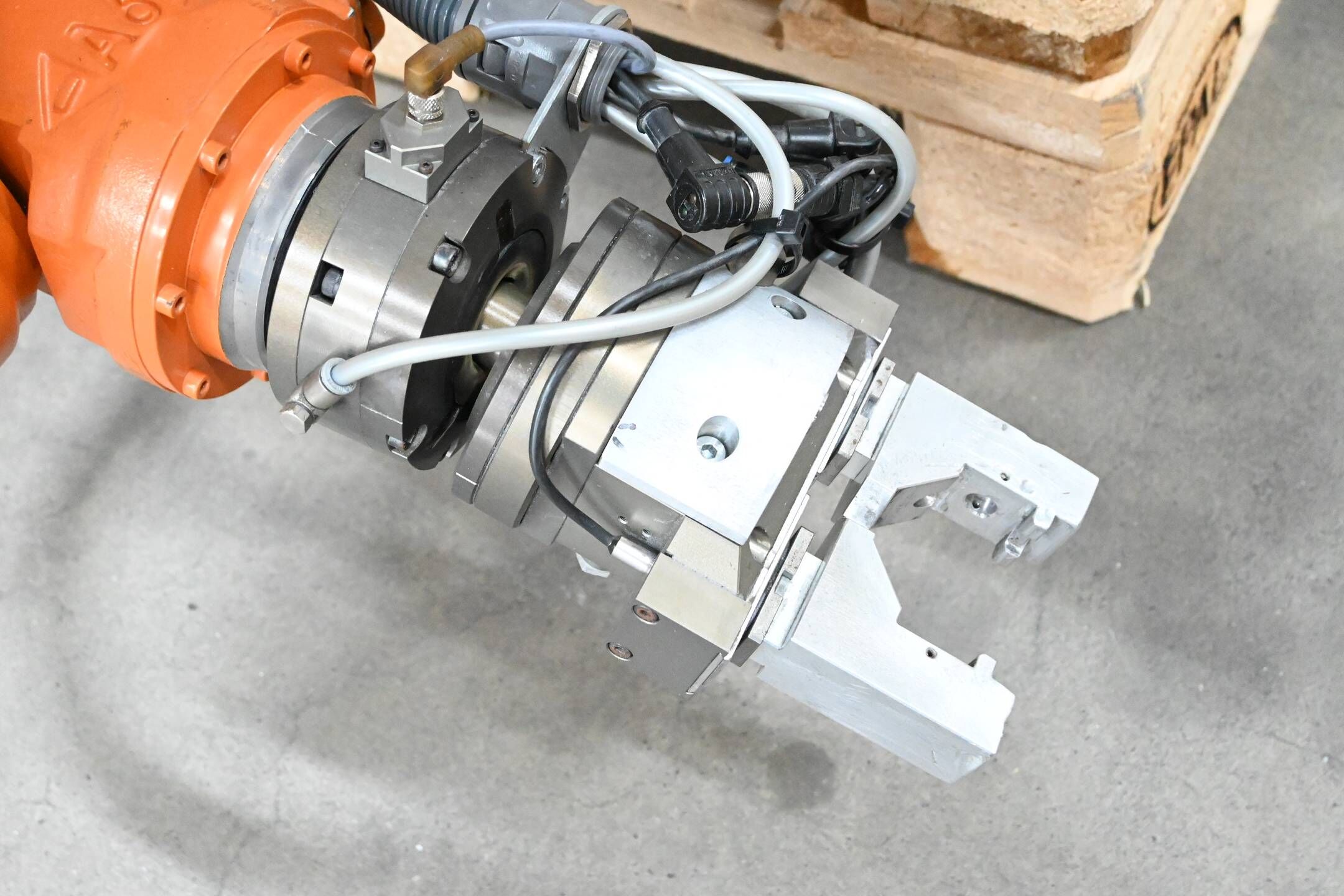 Kuka Roboter KR15/2 inkl. Schaltschrank K C1 + Bedienpanel KCP KR C1