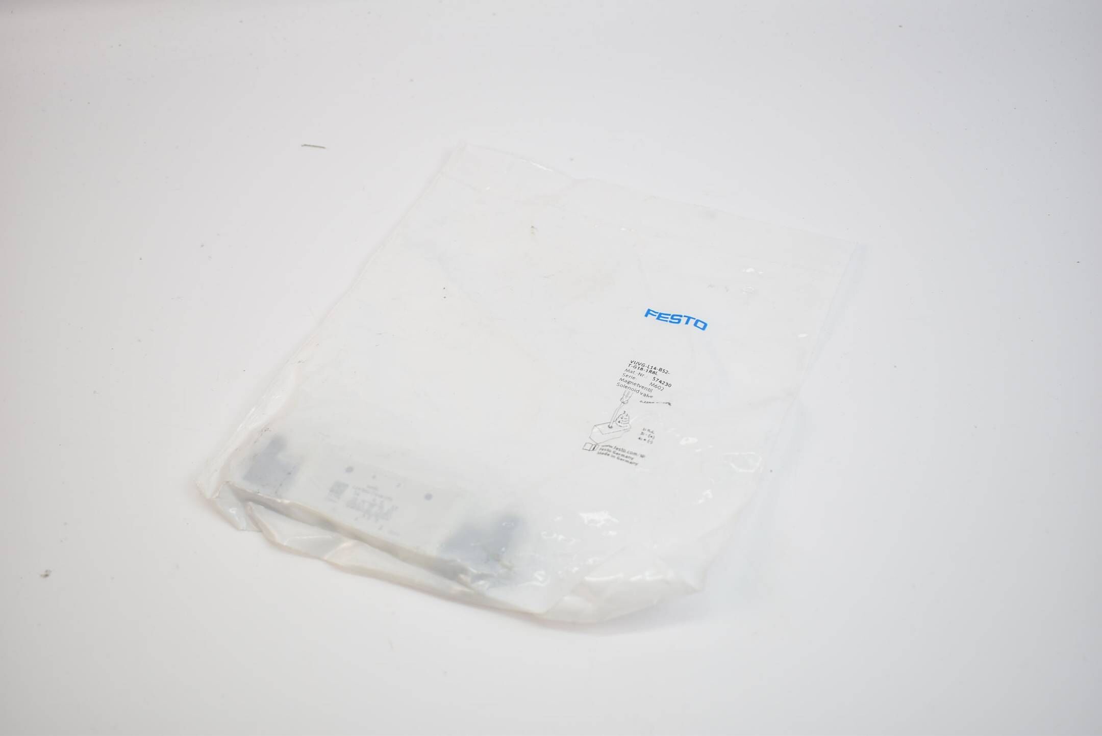 Festo Magnetventil VUVG-L14-B52-T-G18-1R8L ( 574230 )