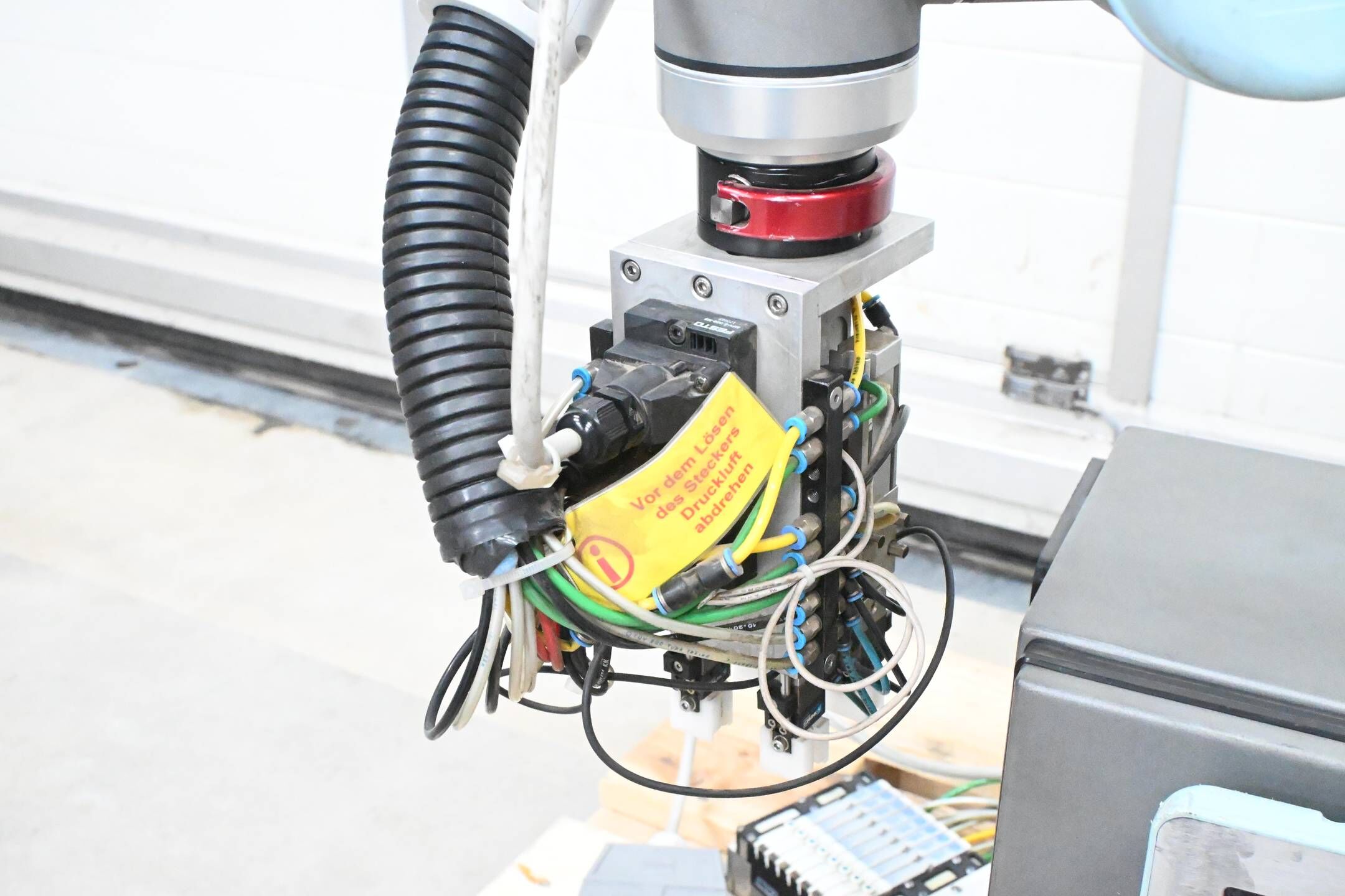 Universal Robots Industrieroboter UR10 inkl. Steuerung UR10 ( CB31UR10 ) + Panel