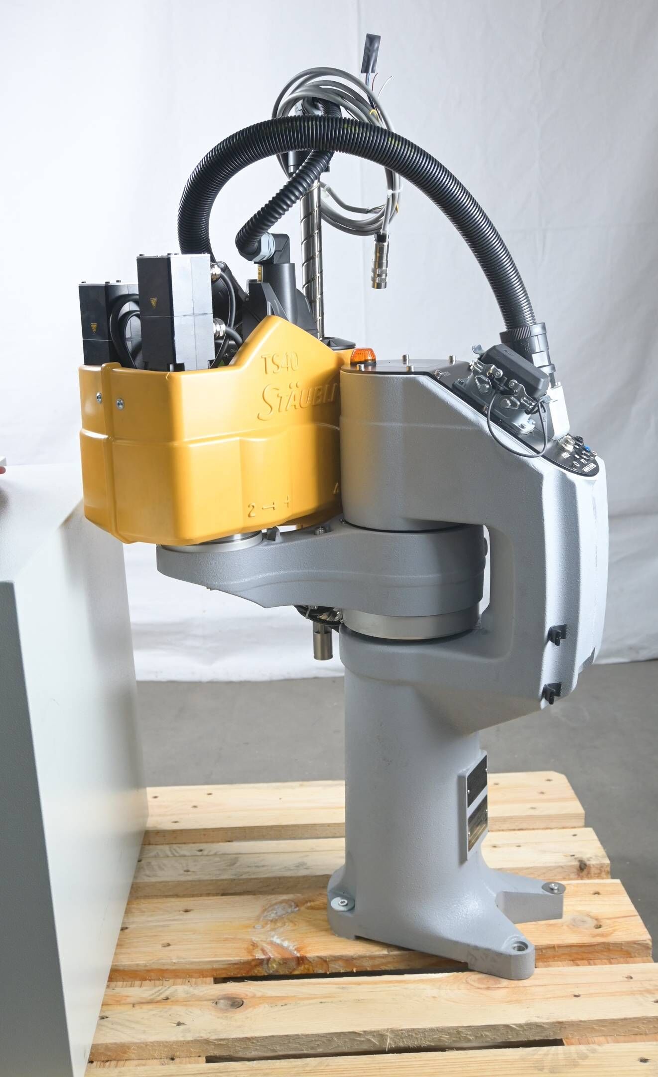 Stäubli Roboter TS40 F15/50WYB1/A/01 + Stäubli CS8C-TS40 + Epson Bedienpanel TP1