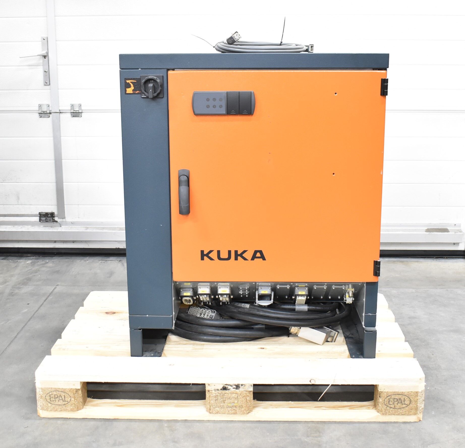 Kuka Roboter KR 470-2 PA + Schaltschrank KR C4 + Bedienpanel 00-168-334